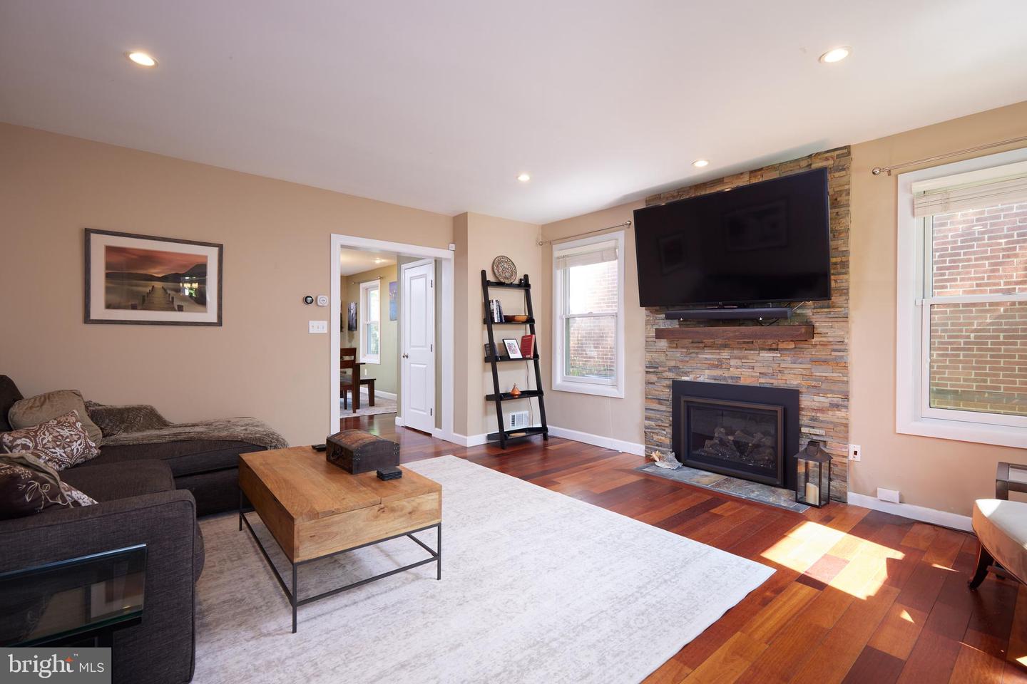 5342 42ND PL NW, WASHINGTON, District Of Columbia 20015, 3 Bedrooms Bedrooms, ,3 BathroomsBathrooms,Residential,For sale,5342 42ND PL NW,DCDC2203348 MLS # DCDC2203348