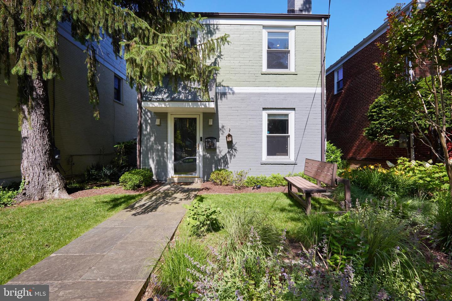 5342 42ND PL NW, WASHINGTON, District Of Columbia 20015, 3 Bedrooms Bedrooms, ,3 BathroomsBathrooms,Residential,For sale,5342 42ND PL NW,DCDC2203348 MLS # DCDC2203348