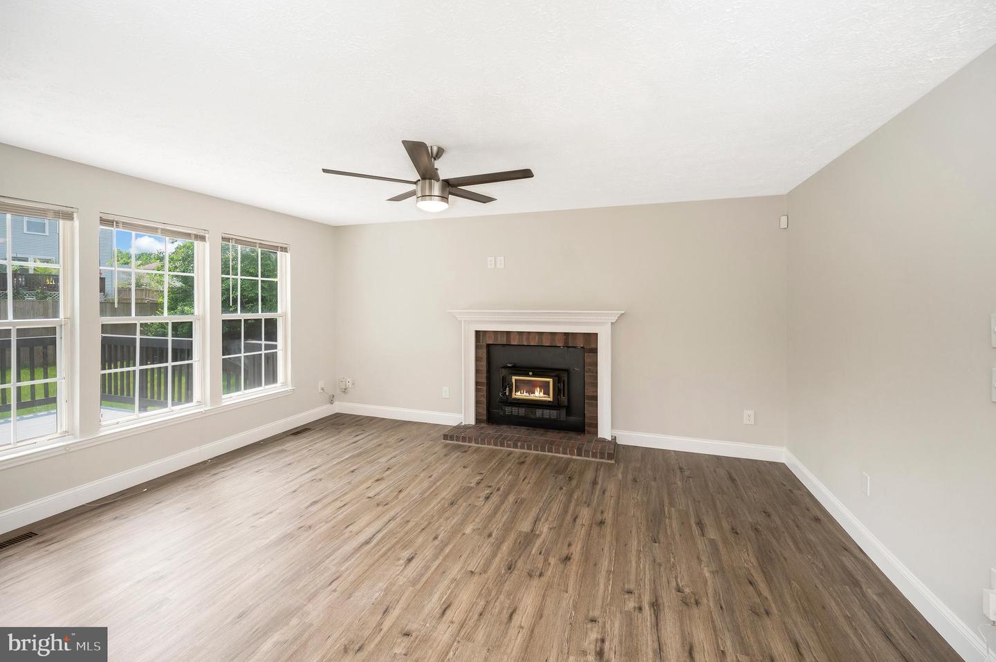 4 COLLINS CT, STAFFORD, Virginia 22556, 5 Bedrooms Bedrooms, ,3 BathroomsBathrooms,Residential,For sale,4 COLLINS CT,VAST2039310 MLS # VAST2039310