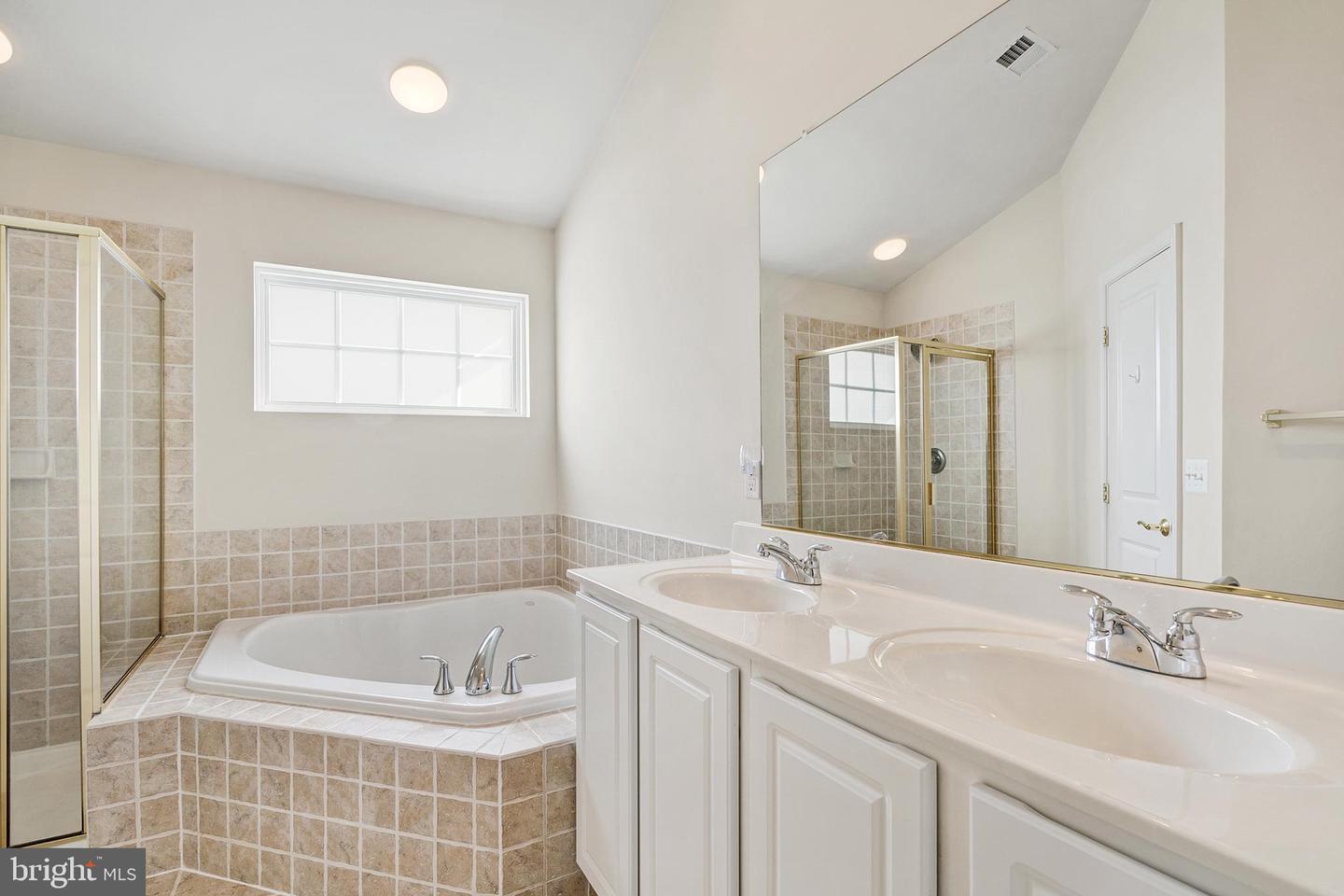 9207 CASCADE FALLS DR, BRISTOW, Virginia 20136, 3 Bedrooms Bedrooms, ,2 BathroomsBathrooms,Residential,For sale,9207 CASCADE FALLS DR,VAPW2095880 MLS # VAPW2095880