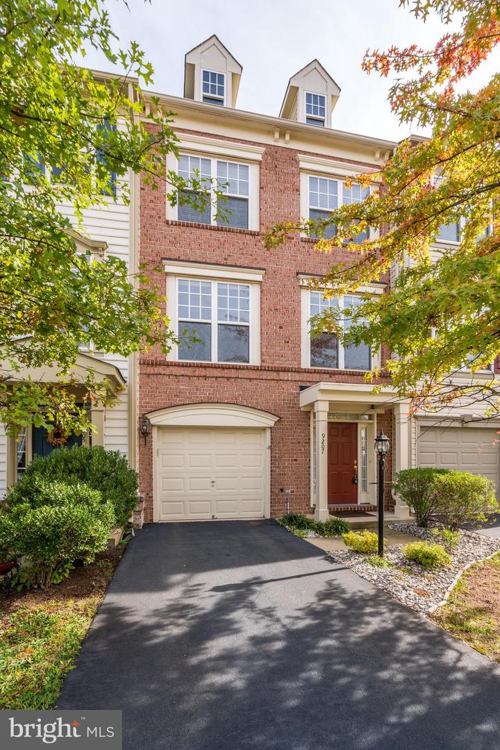 9207 CASCADE FALLS DR, BRISTOW, Virginia 20136, 3 Bedrooms Bedrooms, ,2 BathroomsBathrooms,Residential,For sale,9207 CASCADE FALLS DR,VAPW2095880 MLS # VAPW2095880