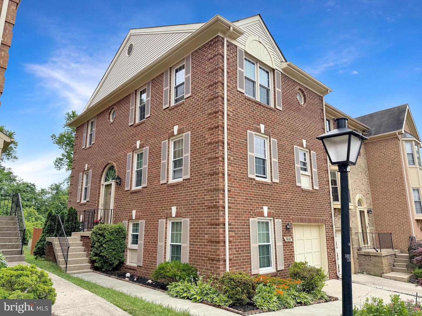 7410 SALFORD CT, ALEXANDRIA, Virginia 22315, 4 Bedrooms Bedrooms, ,3 BathroomsBathrooms,Residential,For sale,7410 SALFORD CT,VAFX2244280 MLS # VAFX2244280