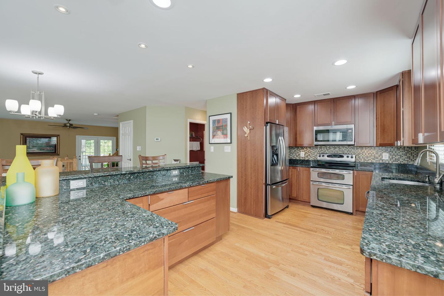 7410 SALFORD CT, ALEXANDRIA, Virginia 22315, 4 Bedrooms Bedrooms, ,3 BathroomsBathrooms,Residential,For sale,7410 SALFORD CT,VAFX2244280 MLS # VAFX2244280