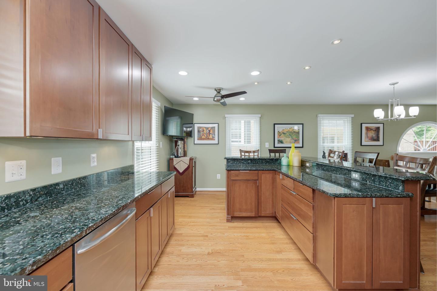 7410 SALFORD CT, ALEXANDRIA, Virginia 22315, 4 Bedrooms Bedrooms, ,3 BathroomsBathrooms,Residential,For sale,7410 SALFORD CT,VAFX2244280 MLS # VAFX2244280