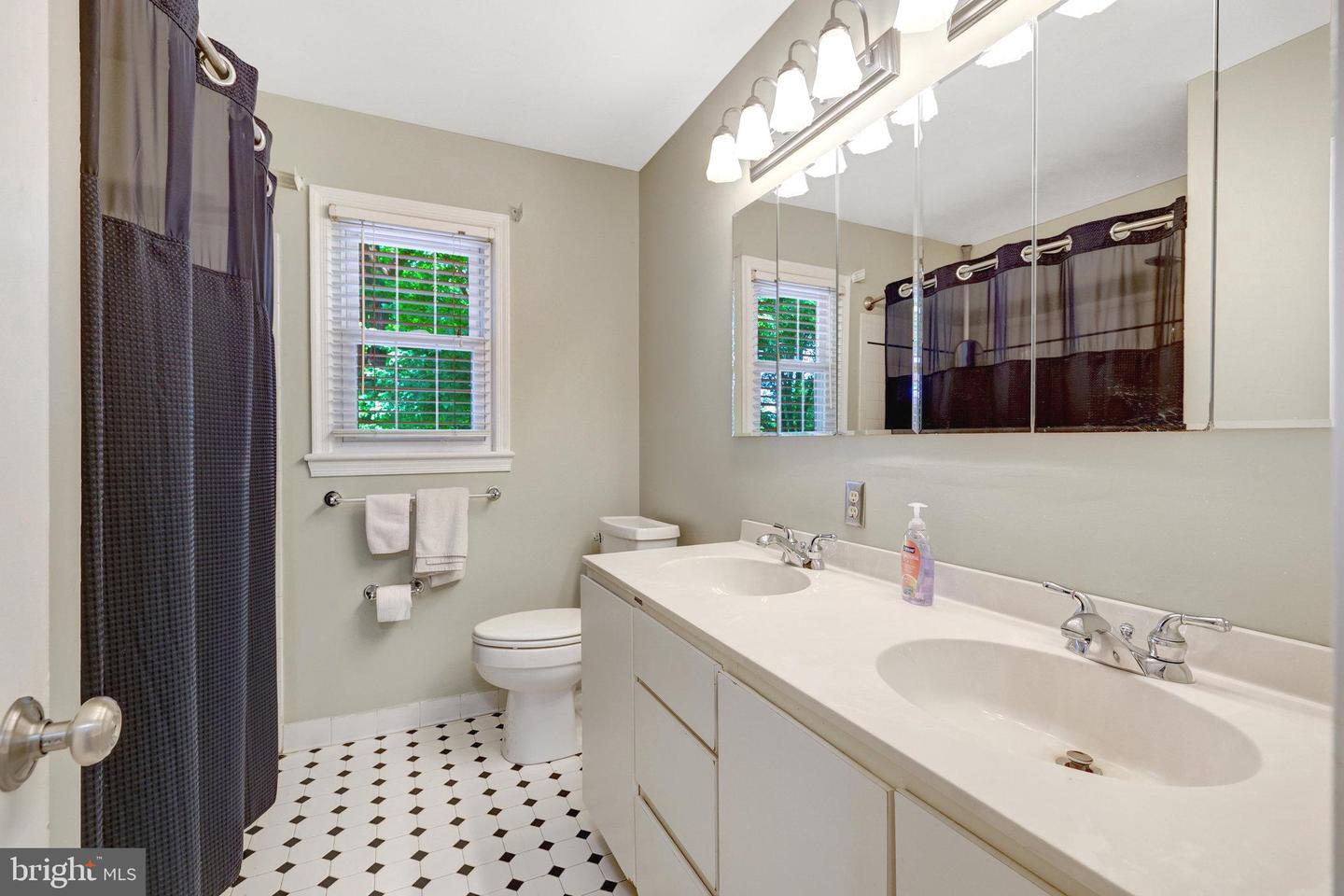 509 KRAMER DR SE, VIENNA, Virginia 22180, 4 Bedrooms Bedrooms, ,2 BathroomsBathrooms,Residential,For sale,509 KRAMER DR SE,VAFX2244308 MLS # VAFX2244308
