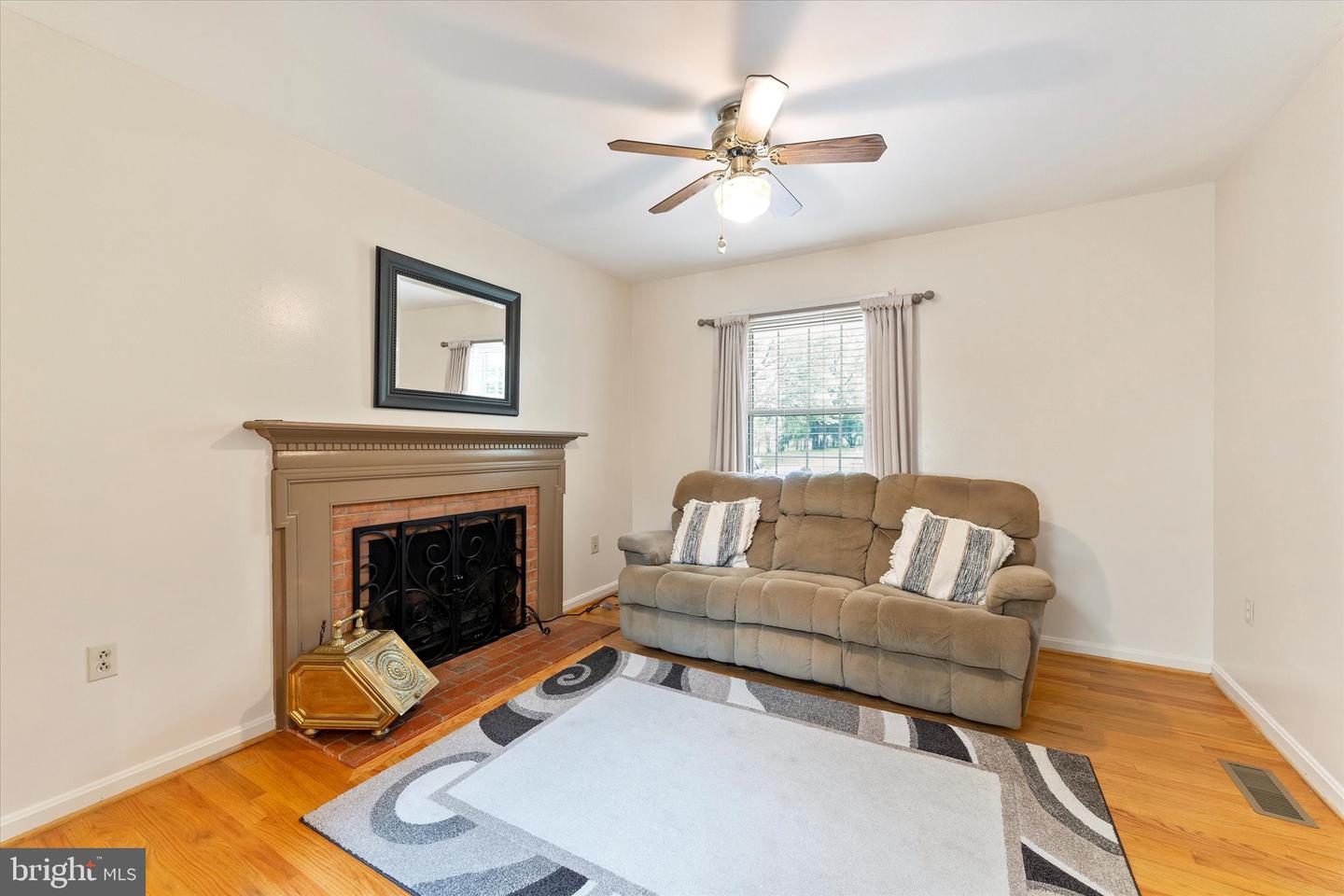 5715 ARTEMUS RD, GAINESVILLE, Virginia 20155, 4 Bedrooms Bedrooms, ,2 BathroomsBathrooms,Residential,For sale,5715 ARTEMUS RD,VAPW2095886 MLS # VAPW2095886