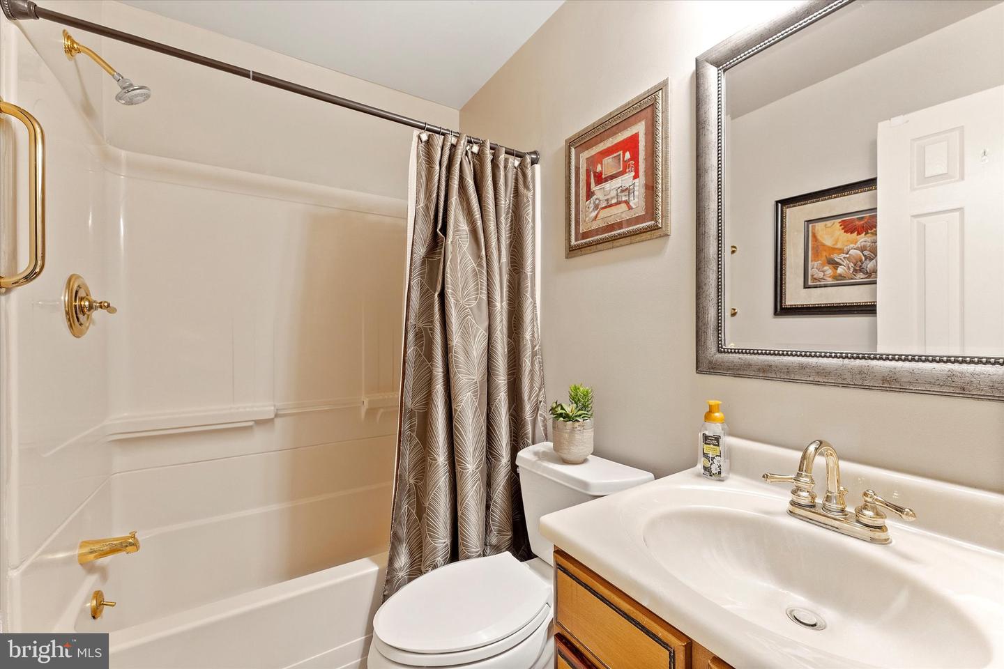 5715 ARTEMUS RD, GAINESVILLE, Virginia 20155, 4 Bedrooms Bedrooms, ,2 BathroomsBathrooms,Residential,For sale,5715 ARTEMUS RD,VAPW2095886 MLS # VAPW2095886