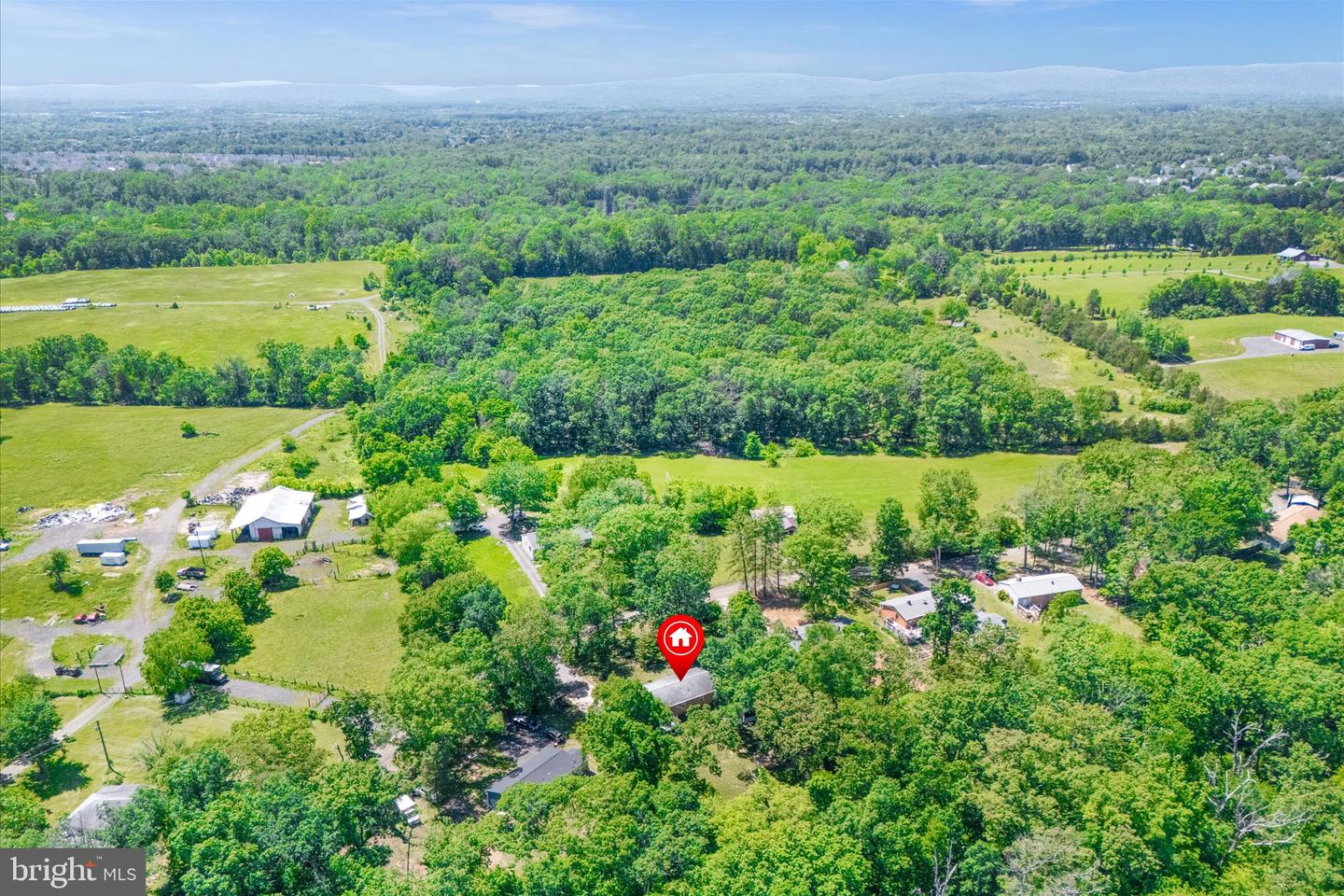 5715 ARTEMUS RD, GAINESVILLE, Virginia 20155, 4 Bedrooms Bedrooms, ,2 BathroomsBathrooms,Residential,For sale,5715 ARTEMUS RD,VAPW2095886 MLS # VAPW2095886