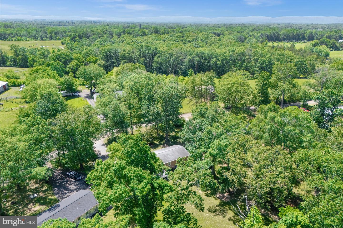 5715 ARTEMUS RD, GAINESVILLE, Virginia 20155, 4 Bedrooms Bedrooms, ,2 BathroomsBathrooms,Residential,For sale,5715 ARTEMUS RD,VAPW2095886 MLS # VAPW2095886