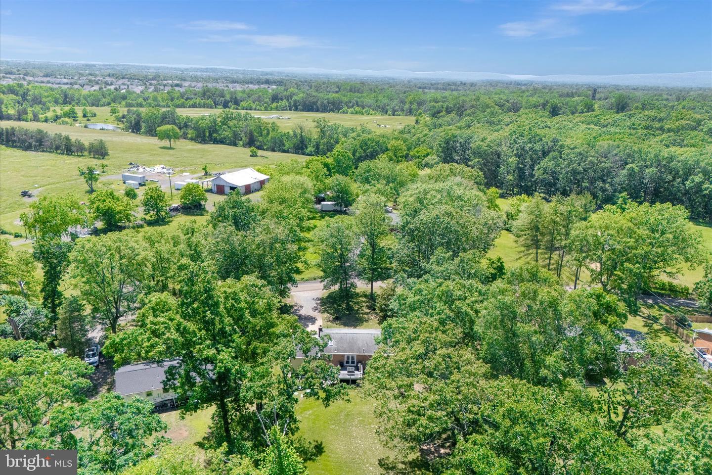 5715 ARTEMUS RD, GAINESVILLE, Virginia 20155, 4 Bedrooms Bedrooms, ,2 BathroomsBathrooms,Residential,For sale,5715 ARTEMUS RD,VAPW2095886 MLS # VAPW2095886
