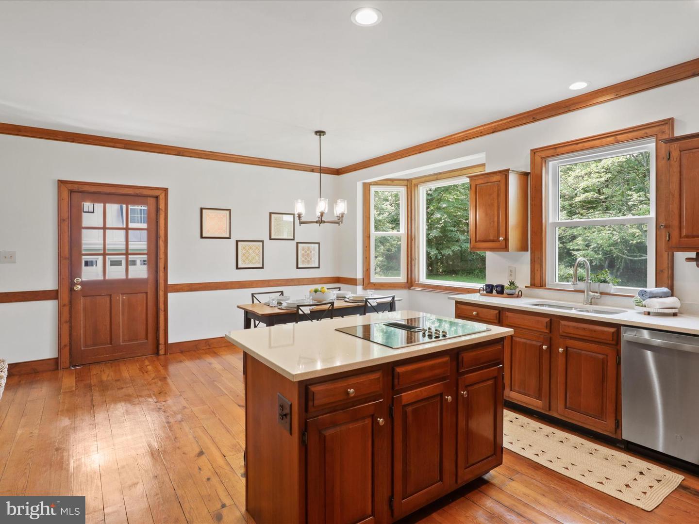 6602 LADYSLIPPER LN, CLIFTON, Virginia 20124, 4 Bedrooms Bedrooms, ,3 BathroomsBathrooms,Residential,For sale,6602 LADYSLIPPER LN,VAFX2244364 MLS # VAFX2244364