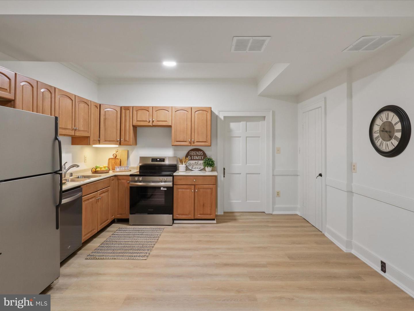 6602 LADYSLIPPER LN, CLIFTON, Virginia 20124, 4 Bedrooms Bedrooms, ,3 BathroomsBathrooms,Residential,For sale,6602 LADYSLIPPER LN,VAFX2244364 MLS # VAFX2244364