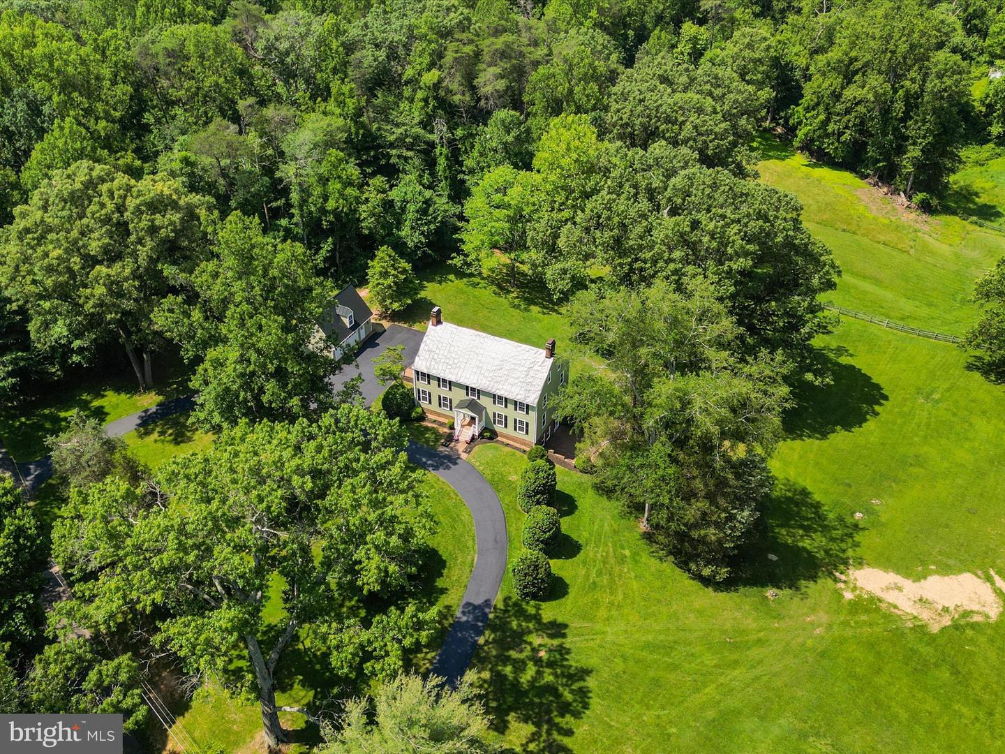 6602 LADYSLIPPER LN, CLIFTON, Virginia 20124, 4 Bedrooms Bedrooms, ,3 BathroomsBathrooms,Residential,For sale,6602 LADYSLIPPER LN,VAFX2244364 MLS # VAFX2244364