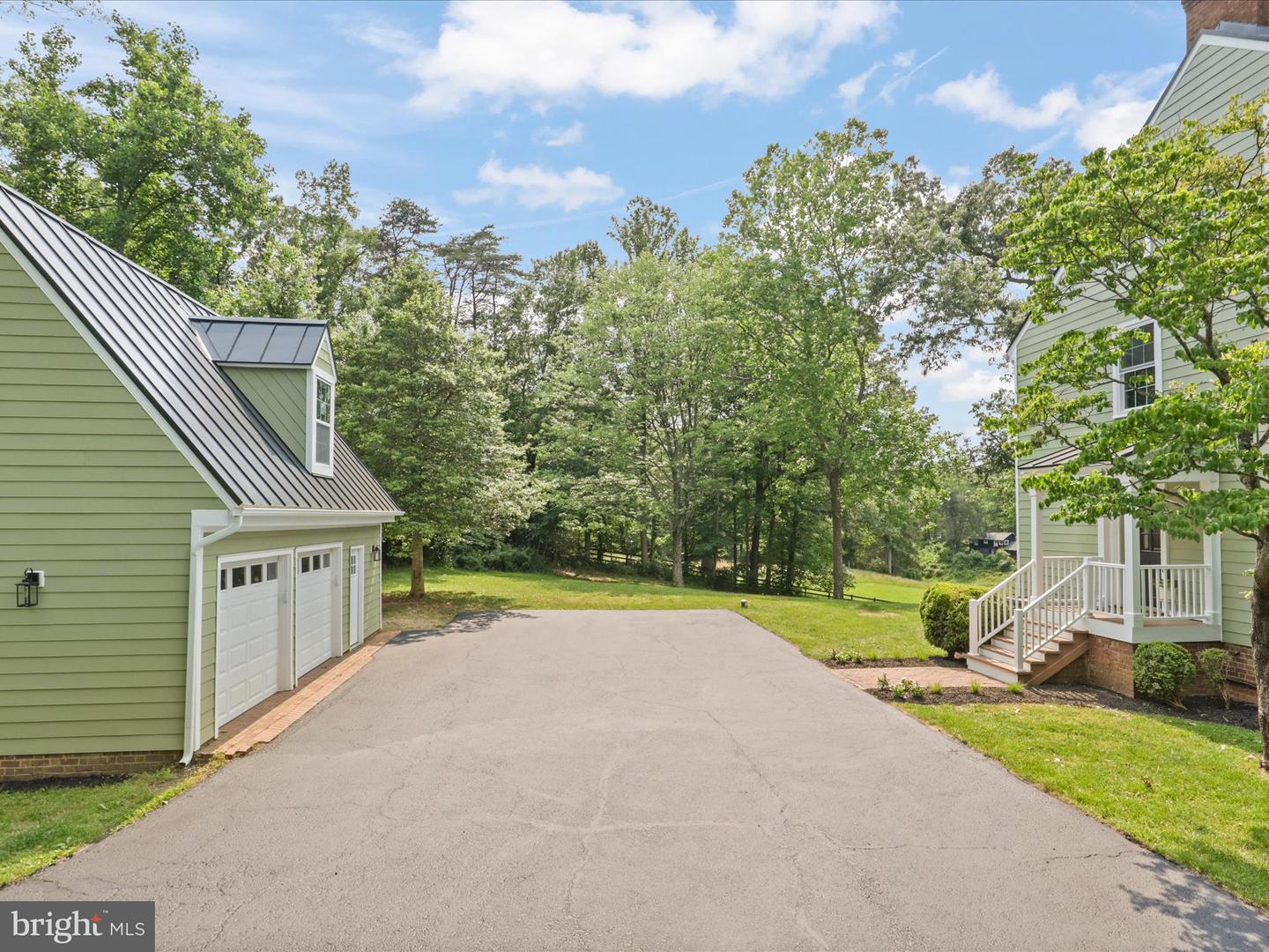 6602 LADYSLIPPER LN, CLIFTON, Virginia 20124, 4 Bedrooms Bedrooms, ,3 BathroomsBathrooms,Residential,For sale,6602 LADYSLIPPER LN,VAFX2244364 MLS # VAFX2244364