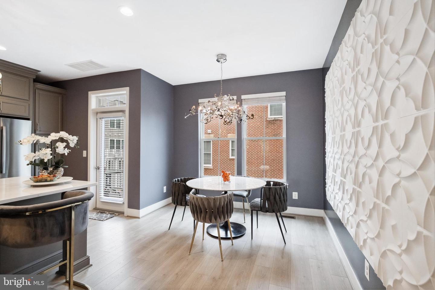 141 CENTER ST S #6, VIENNA, Virginia 22180, 4 Bedrooms Bedrooms, ,3 BathroomsBathrooms,Residential,For sale,141 CENTER ST S #6,VAFX2244464 MLS # VAFX2244464
