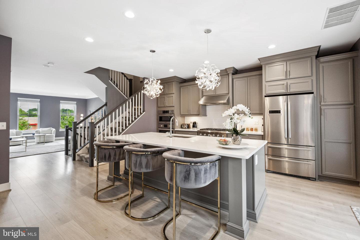 141 CENTER ST S #6, VIENNA, Virginia 22180, 4 Bedrooms Bedrooms, ,3 BathroomsBathrooms,Residential,For sale,141 CENTER ST S #6,VAFX2244464 MLS # VAFX2244464