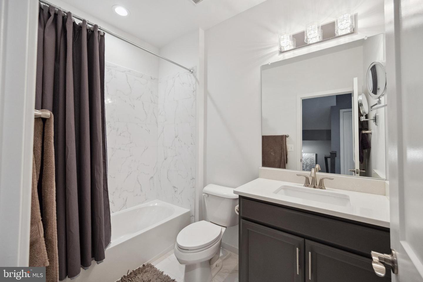 141 CENTER ST S #6, VIENNA, Virginia 22180, 4 Bedrooms Bedrooms, ,3 BathroomsBathrooms,Residential,For sale,141 CENTER ST S #6,VAFX2244464 MLS # VAFX2244464