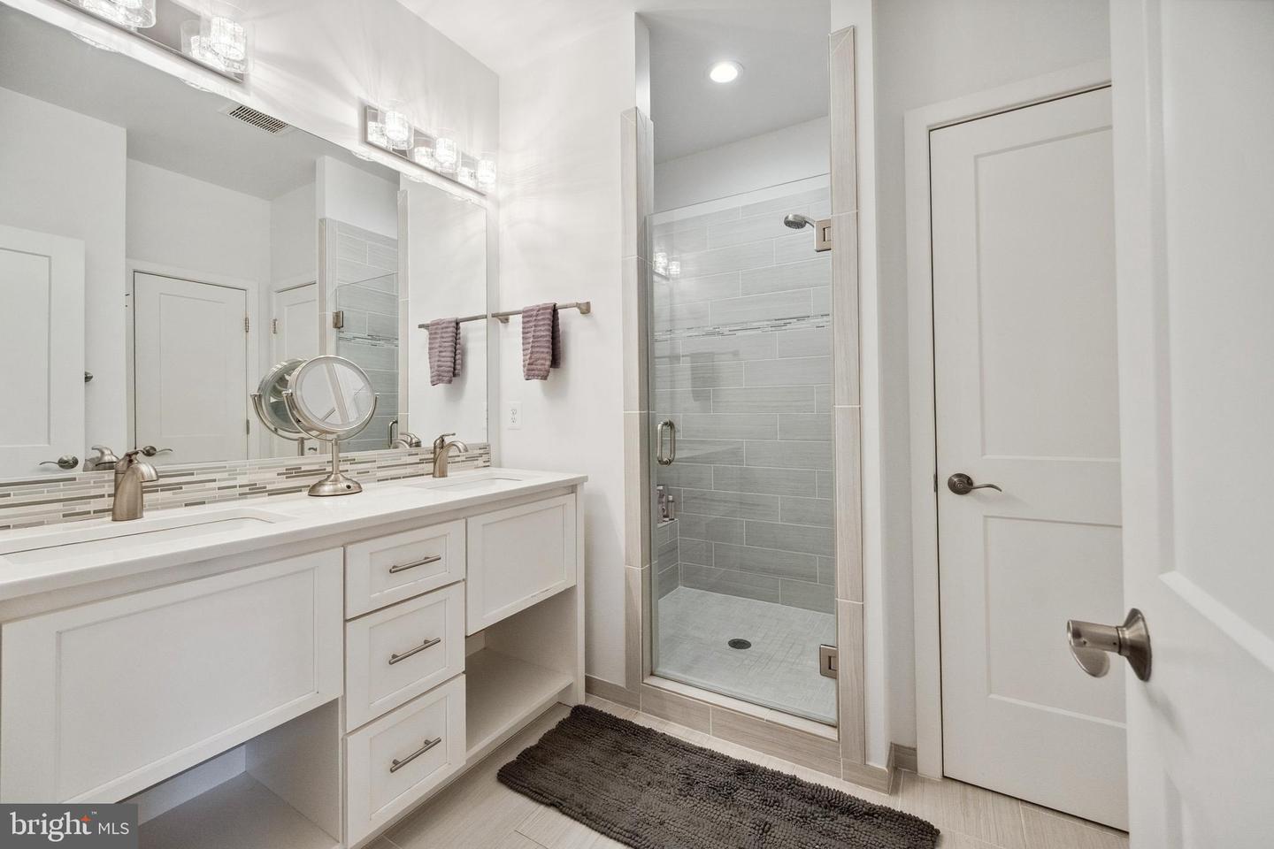 141 CENTER ST S #6, VIENNA, Virginia 22180, 4 Bedrooms Bedrooms, ,3 BathroomsBathrooms,Residential,For sale,141 CENTER ST S #6,VAFX2244464 MLS # VAFX2244464