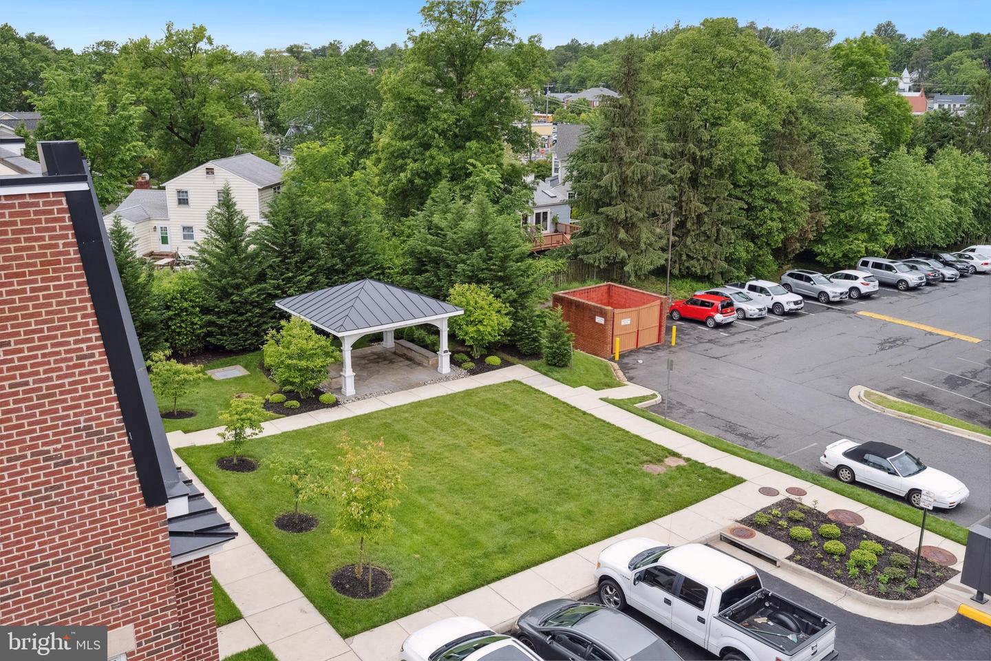 141 CENTER ST S #6, VIENNA, Virginia 22180, 4 Bedrooms Bedrooms, ,3 BathroomsBathrooms,Residential,For sale,141 CENTER ST S #6,VAFX2244464 MLS # VAFX2244464