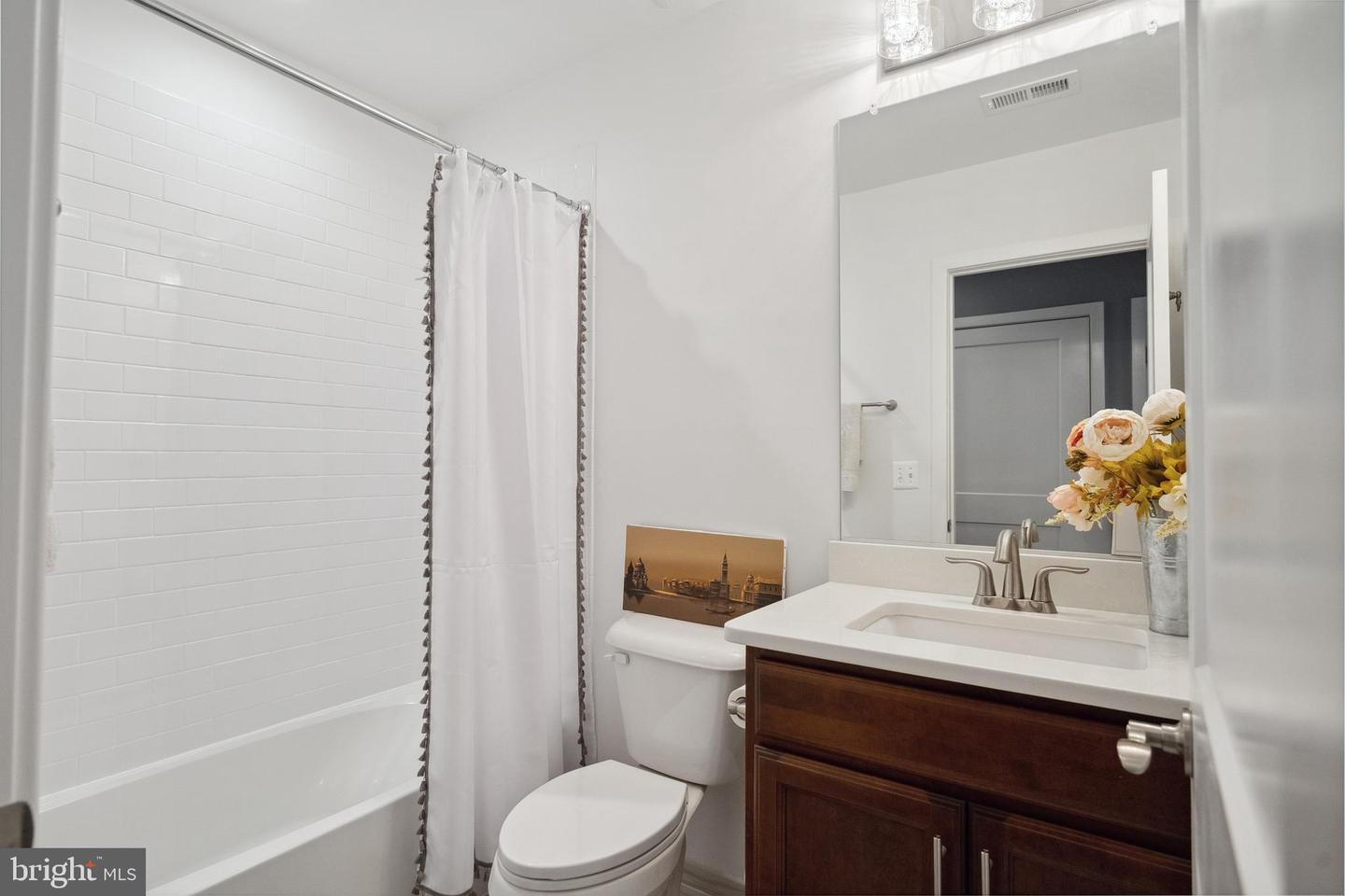 141 CENTER ST S #6, VIENNA, Virginia 22180, 4 Bedrooms Bedrooms, ,3 BathroomsBathrooms,Residential,For sale,141 CENTER ST S #6,VAFX2244464 MLS # VAFX2244464