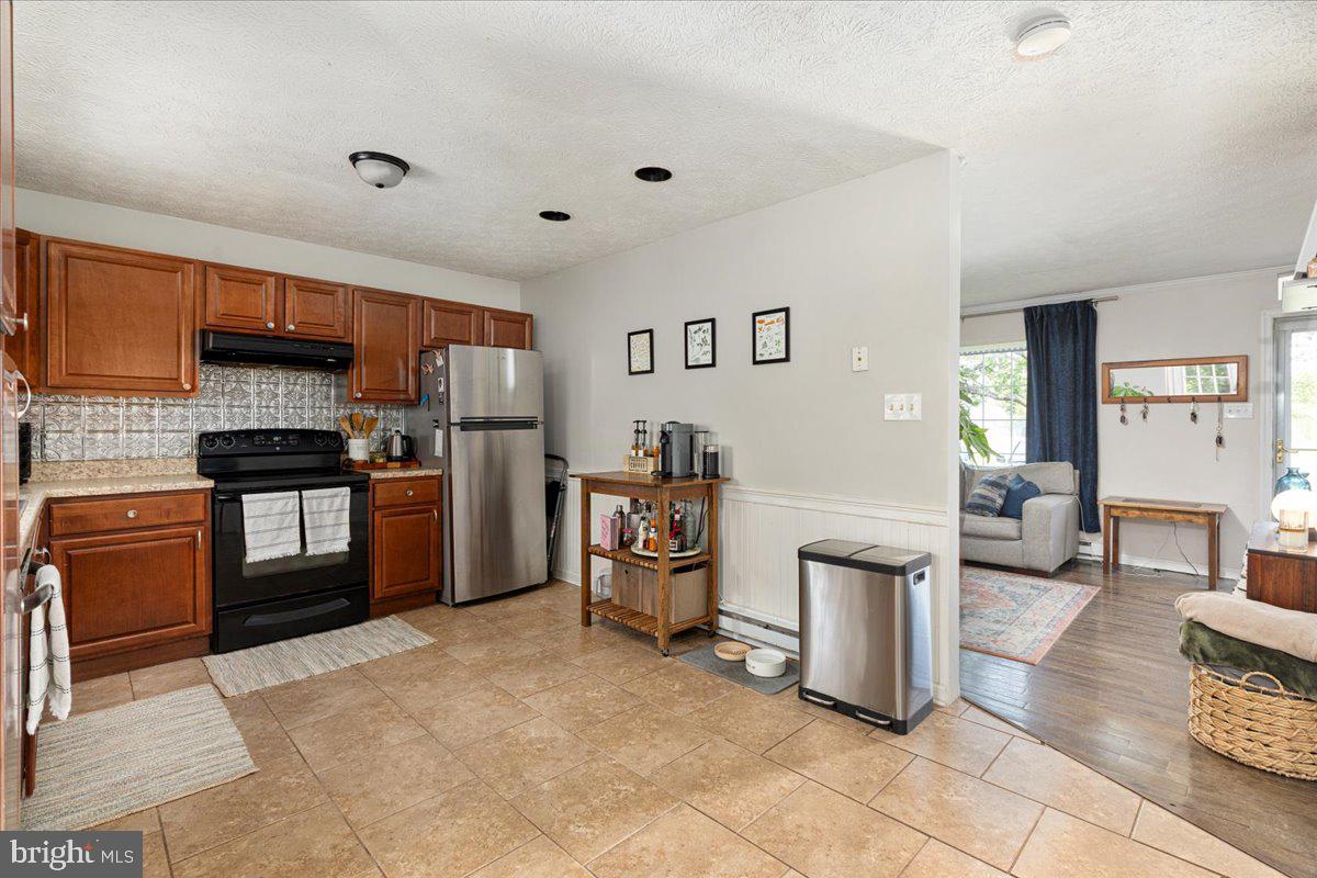 213 LITTLE RIVER DR, WINCHESTER, Virginia 22602, 2 Bedrooms Bedrooms, 6 Rooms Rooms,1 BathroomBathrooms,Residential,For sale,213 LITTLE RIVER DR,VAFV2034566 MLS # VAFV2034566