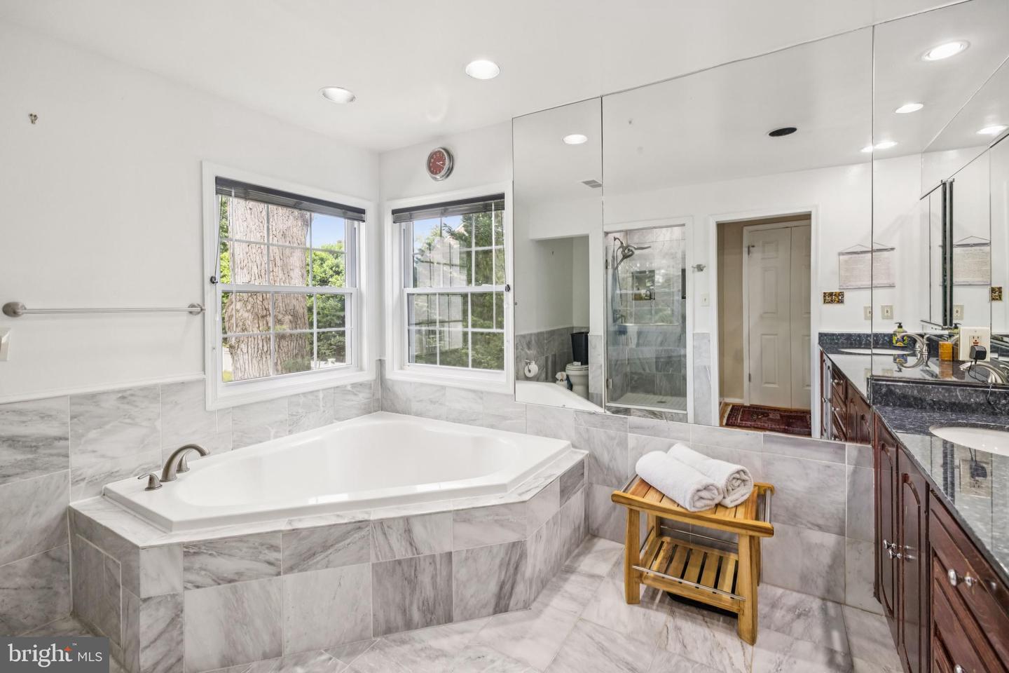 6679 32ND PL NW, WASHINGTON, District Of Columbia 20015, 4 Bedrooms Bedrooms, ,4 BathroomsBathrooms,Residential,For sale,6679 32ND PL NW,DCDC2203248 MLS # DCDC2203248