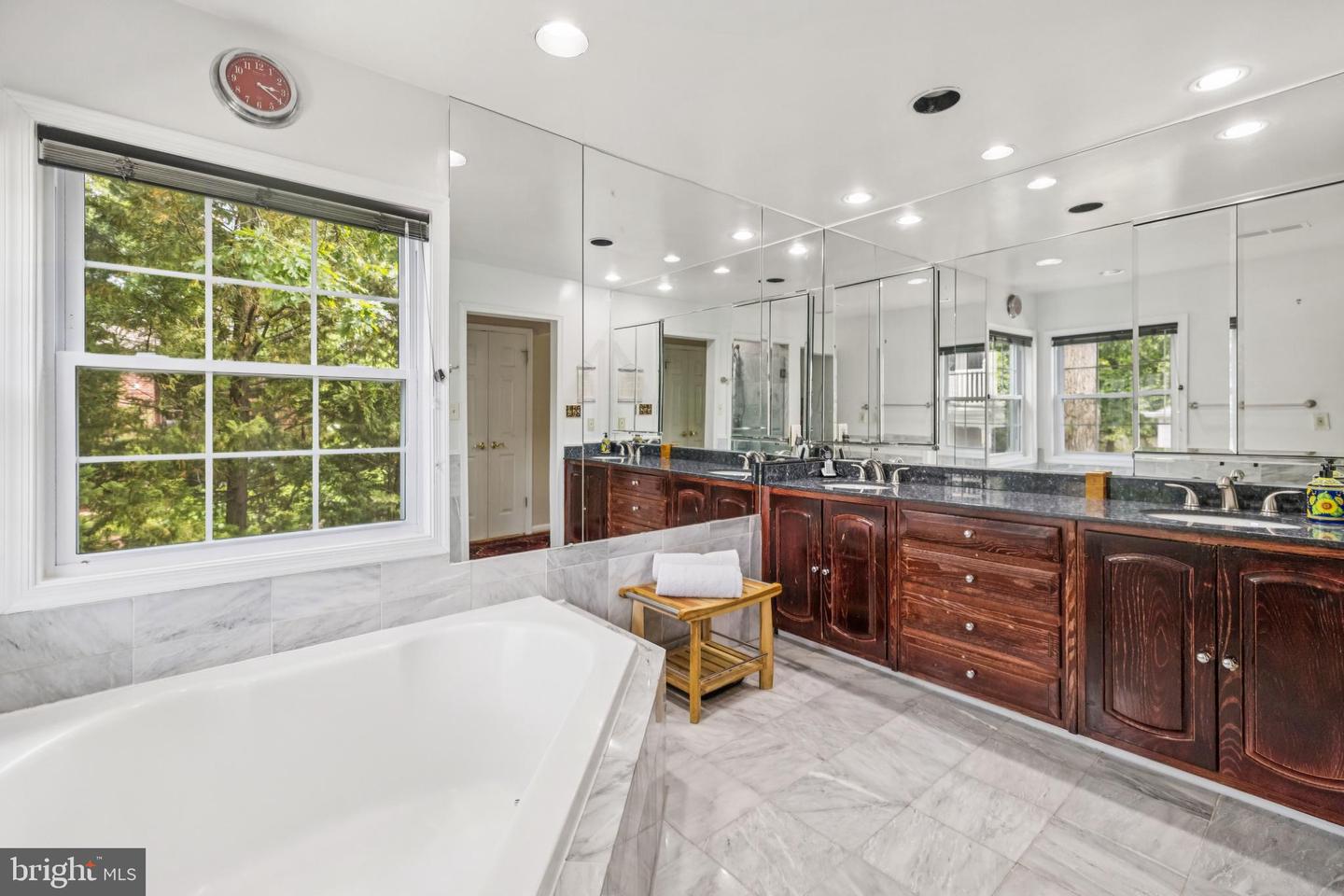 6679 32ND PL NW, WASHINGTON, District Of Columbia 20015, 4 Bedrooms Bedrooms, ,4 BathroomsBathrooms,Residential,For sale,6679 32ND PL NW,DCDC2203248 MLS # DCDC2203248