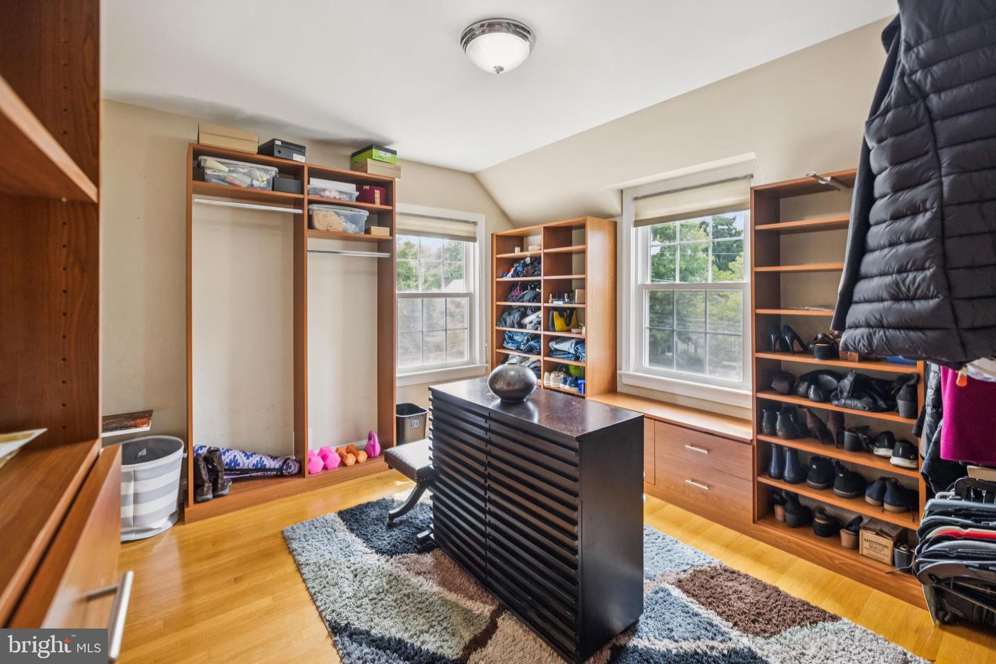 6679 32ND PL NW, WASHINGTON, District Of Columbia 20015, 4 Bedrooms Bedrooms, ,4 BathroomsBathrooms,Residential,For sale,6679 32ND PL NW,DCDC2203248 MLS # DCDC2203248