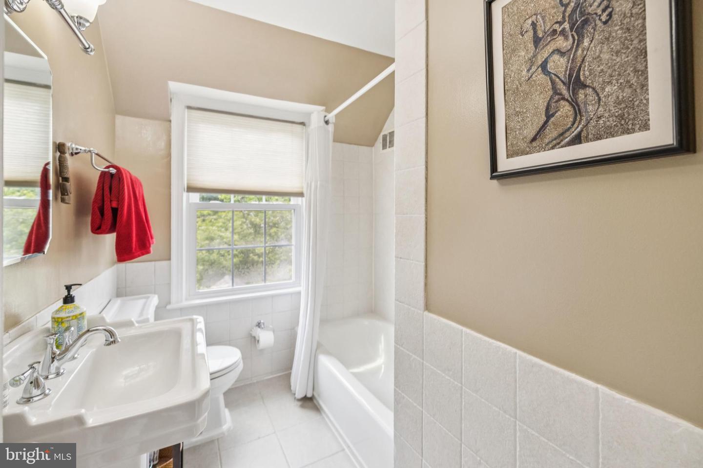 6679 32ND PL NW, WASHINGTON, District Of Columbia 20015, 4 Bedrooms Bedrooms, ,4 BathroomsBathrooms,Residential,For sale,6679 32ND PL NW,DCDC2203248 MLS # DCDC2203248