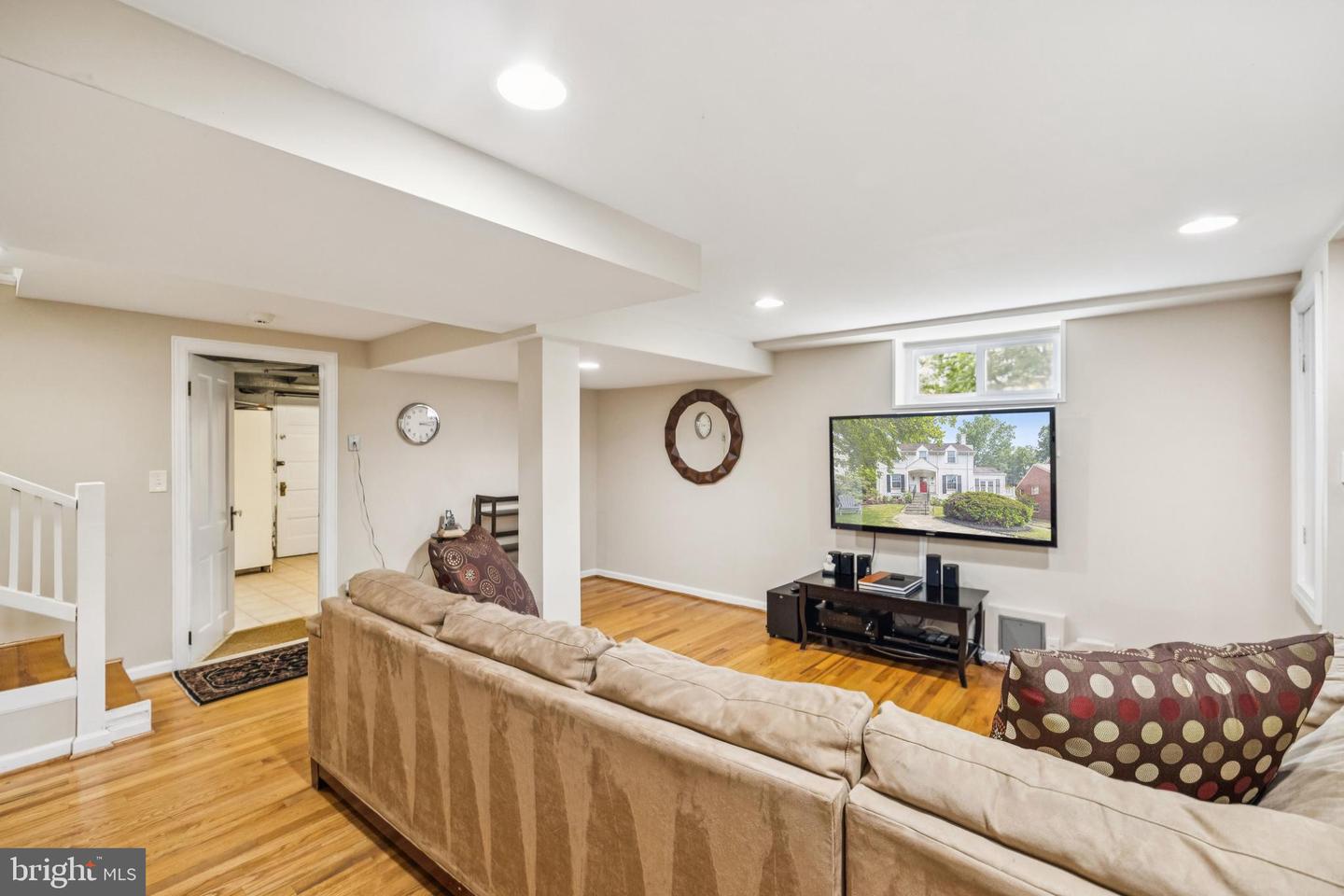 6679 32ND PL NW, WASHINGTON, District Of Columbia 20015, 4 Bedrooms Bedrooms, ,4 BathroomsBathrooms,Residential,For sale,6679 32ND PL NW,DCDC2203248 MLS # DCDC2203248