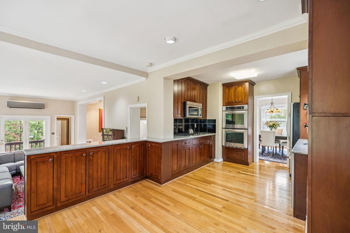 6679 32ND PL NW, WASHINGTON, District Of Columbia 20015, 4 Bedrooms Bedrooms, ,4 BathroomsBathrooms,Residential,For sale,6679 32ND PL NW,DCDC2203248 MLS # DCDC2203248
