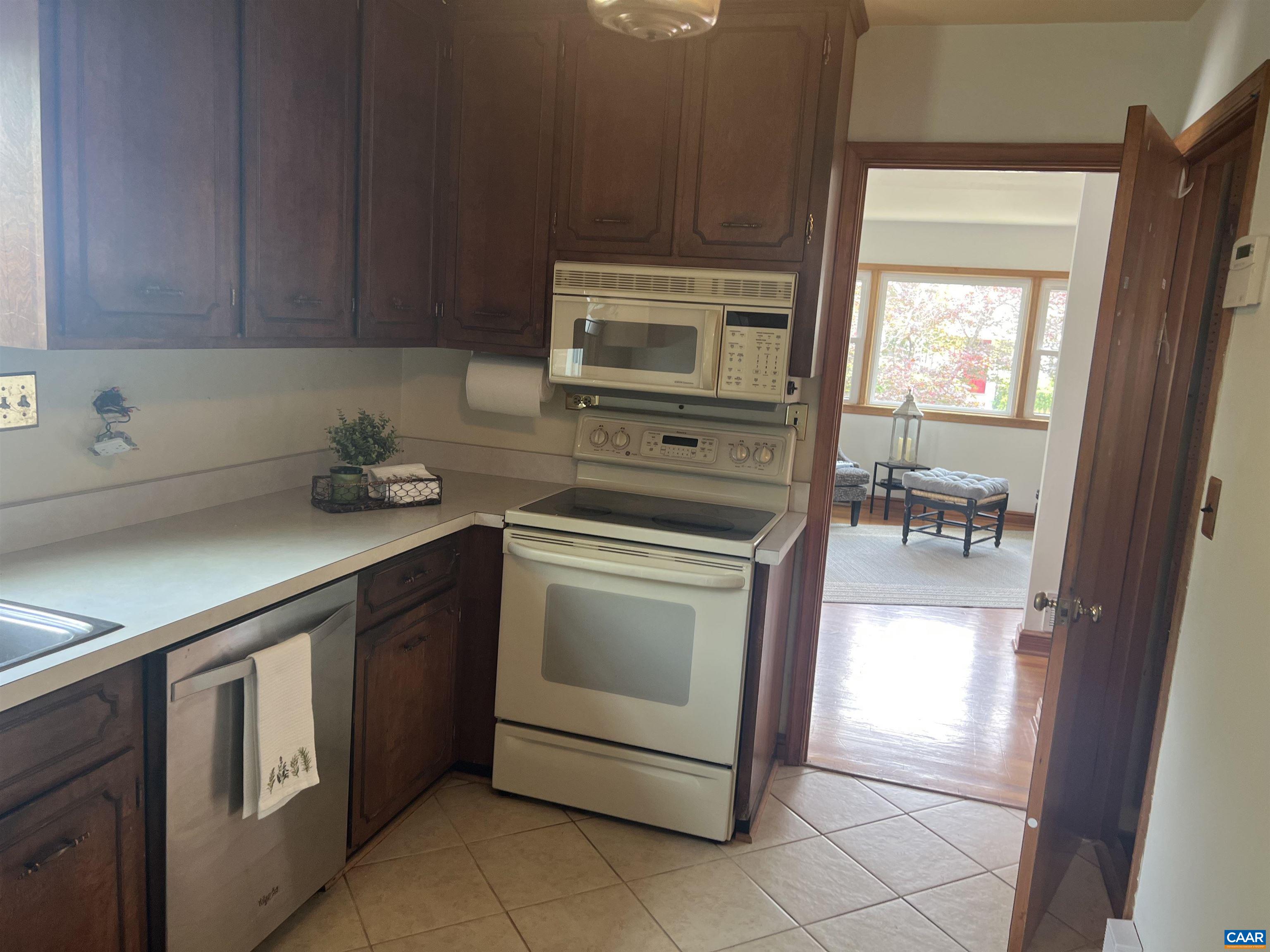 819 ELLIOTT AVE, CHARLOTTESVILLE, Virginia 22902, 3 Bedrooms Bedrooms, ,2 BathroomsBathrooms,Residential,819 ELLIOTT AVE,665552 MLS # 665552