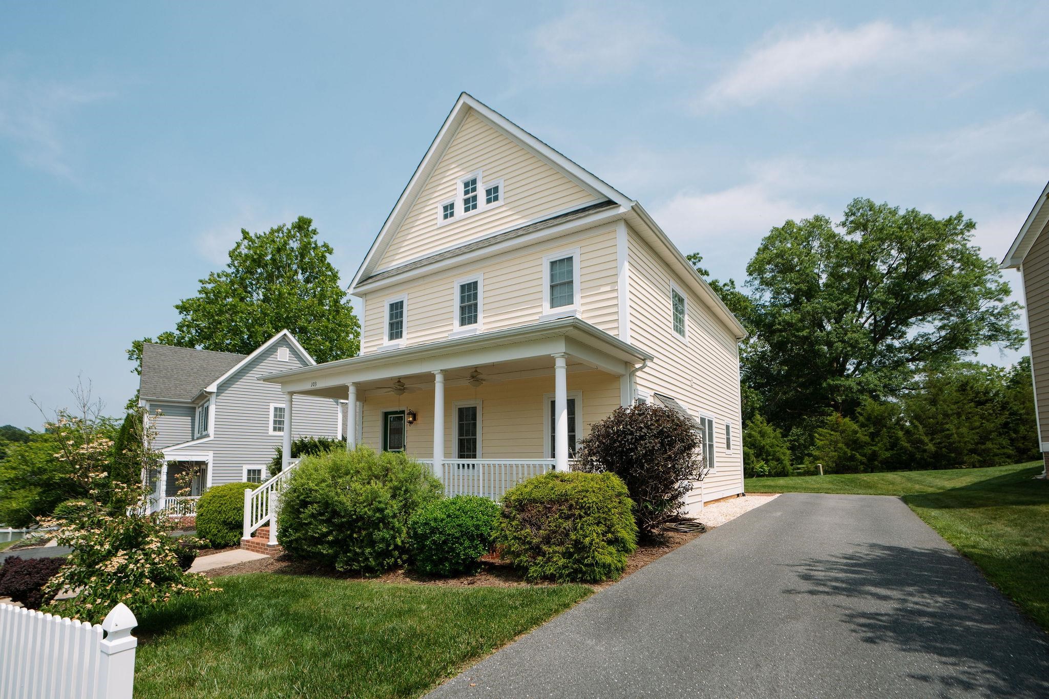 103 BELL CREEK DR, STAUNTON, Virginia 24401, 3 Bedrooms Bedrooms, ,2 BathroomsBathrooms,Residential,103 BELL CREEK DR,665554 MLS # 665554