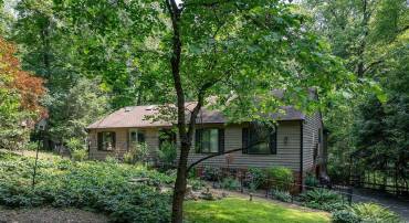 2220 RIDGEWAY LN, CHARLOTTESVILLE, Virginia 22911, 5 Bedrooms Bedrooms, ,3 BathroomsBathrooms,Residential,2220 RIDGEWAY LN,665556 MLS # 665556