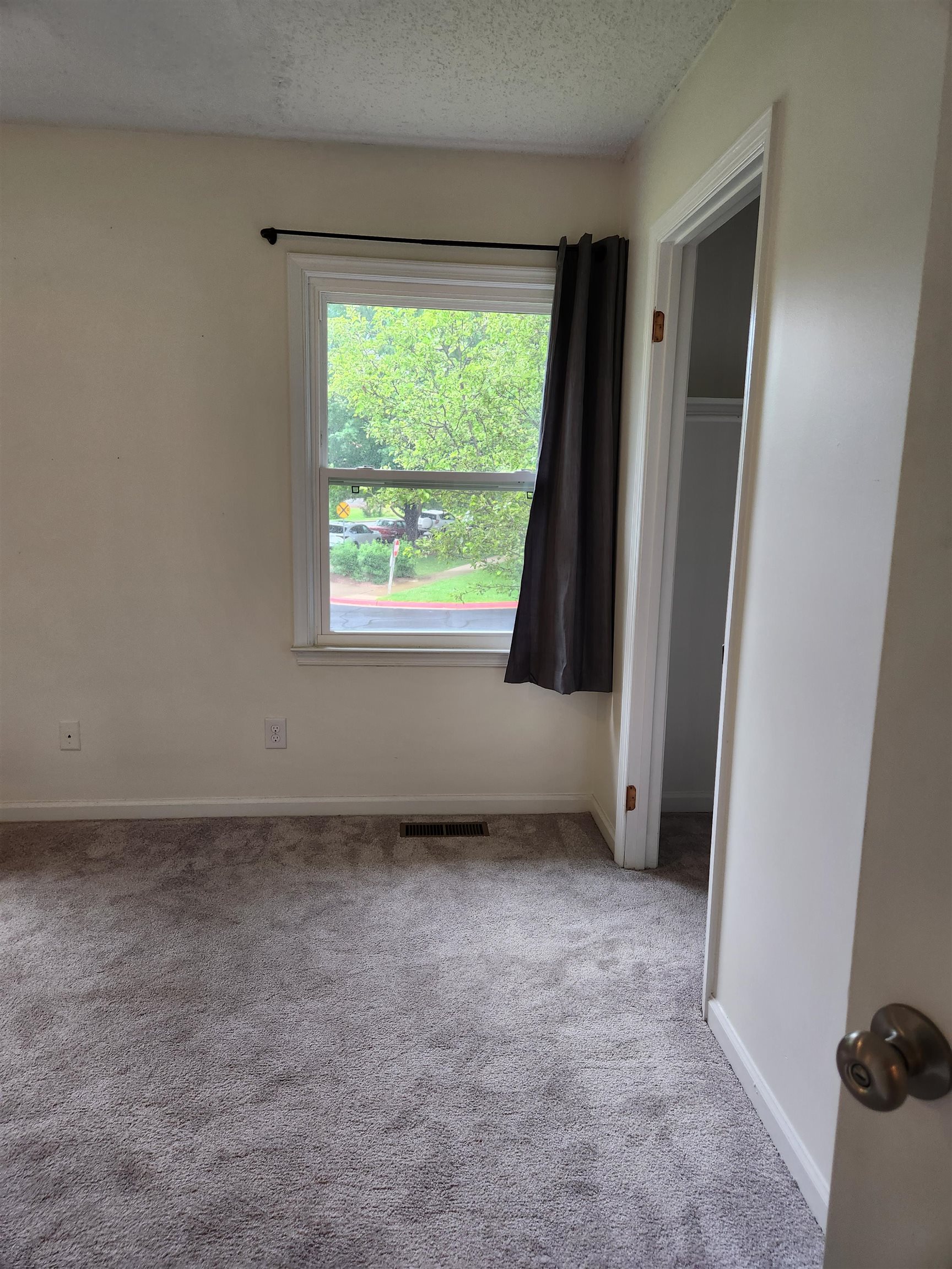 1219 COUNTRY CLUB CT, HARRISONBURG, Virginia 22802, 3 Bedrooms Bedrooms, ,2 BathroomsBathrooms,Residential,1219 COUNTRY CLUB CT,665557 MLS # 665557