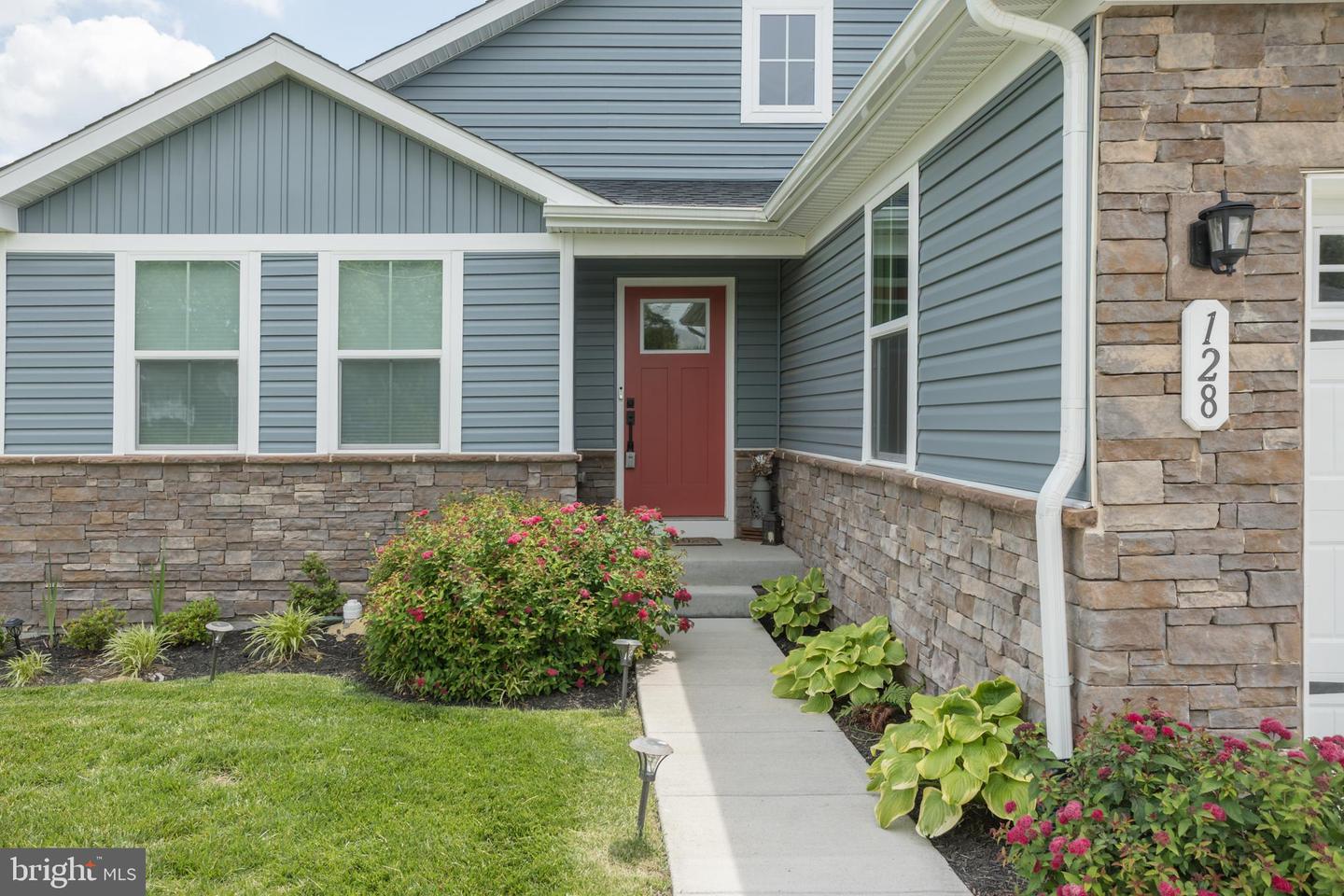 128 MASSIE LN, STEPHENS CITY, Virginia 22655, 3 Bedrooms Bedrooms, ,2 BathroomsBathrooms,Residential,For sale,128 MASSIE LN,VAFV2034592 MLS # VAFV2034592