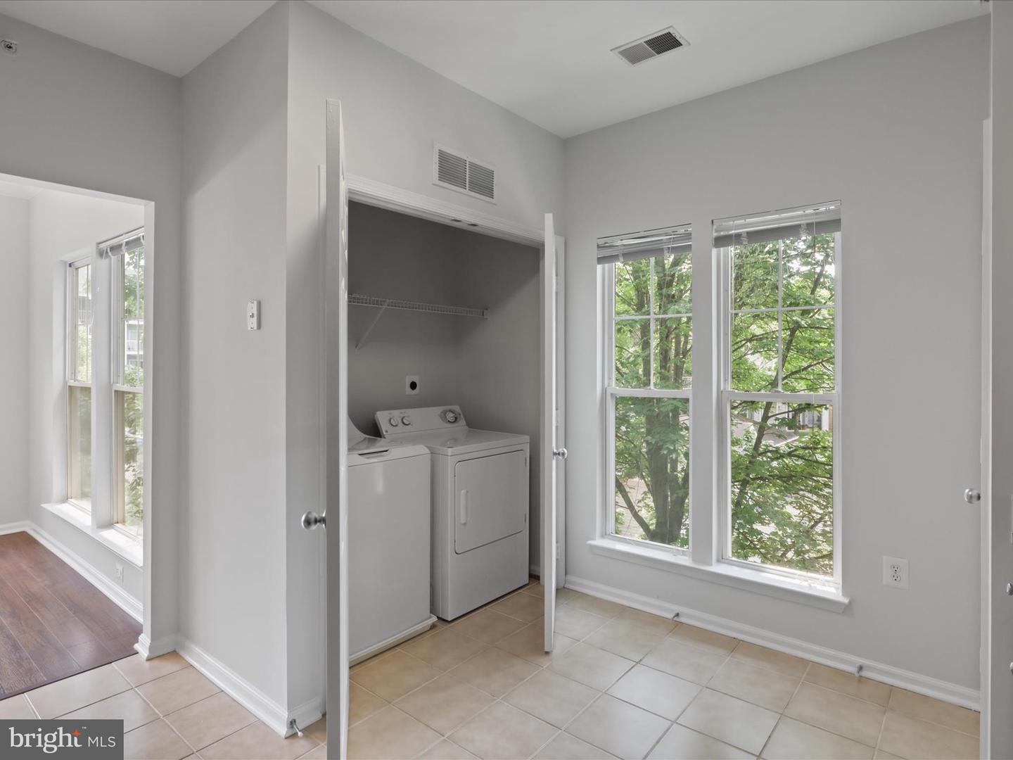 1511 N POINT DR #304, RESTON, Virginia 20194, 2 Bedrooms Bedrooms, ,2 BathroomsBathrooms,Residential,For sale,1511 N POINT DR #304,VAFX2244534 MLS # VAFX2244534