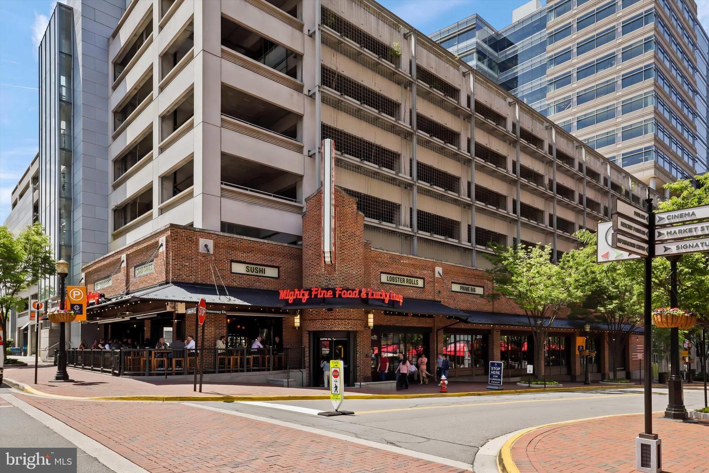 1511 N POINT DR #304, RESTON, Virginia 20194, 2 Bedrooms Bedrooms, ,2 BathroomsBathrooms,Residential,For sale,1511 N POINT DR #304,VAFX2244534 MLS # VAFX2244534