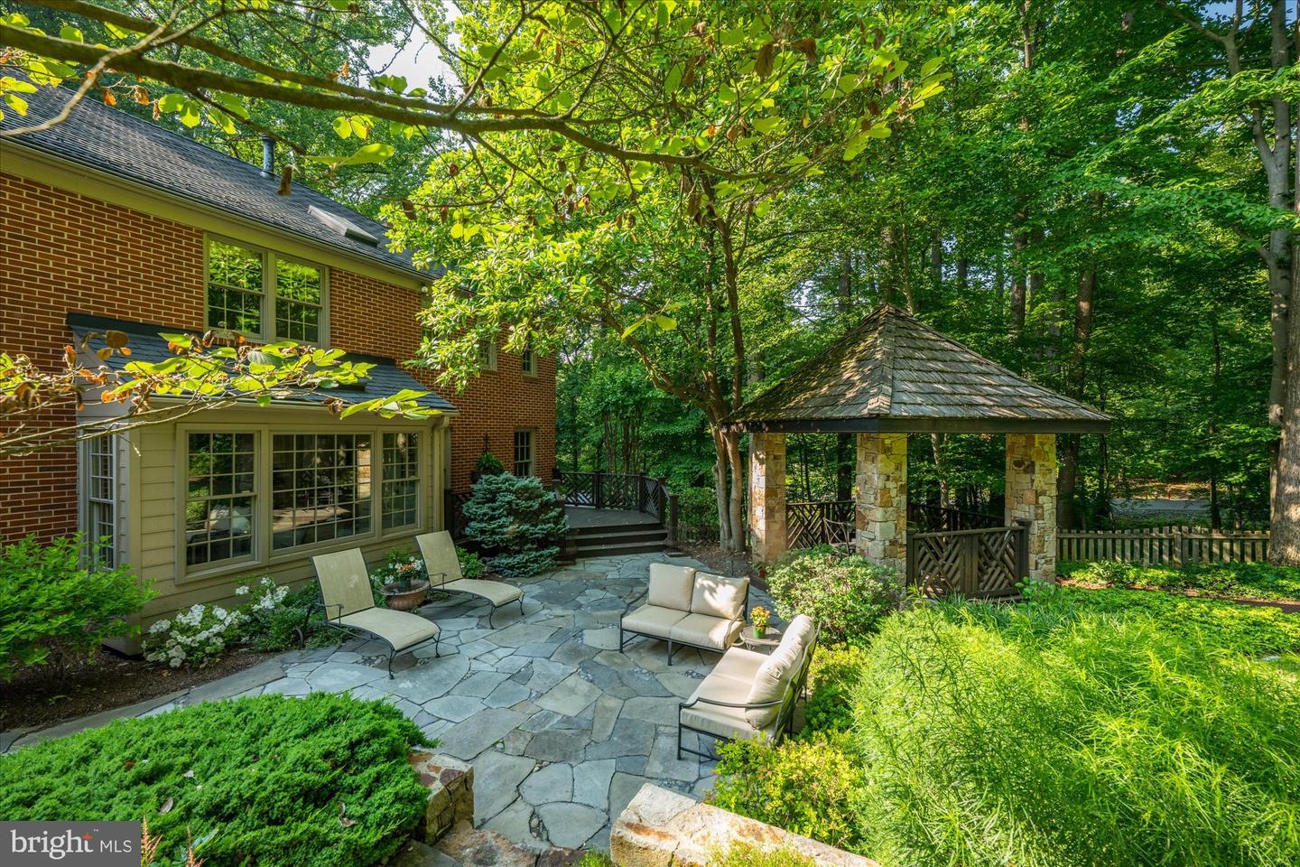 1091 OLD CEDAR RD, MCLEAN, Virginia 22102, 4 Bedrooms Bedrooms, ,4 BathroomsBathrooms,Residential,For sale,1091 OLD CEDAR RD,VAFX2244562 MLS # VAFX2244562