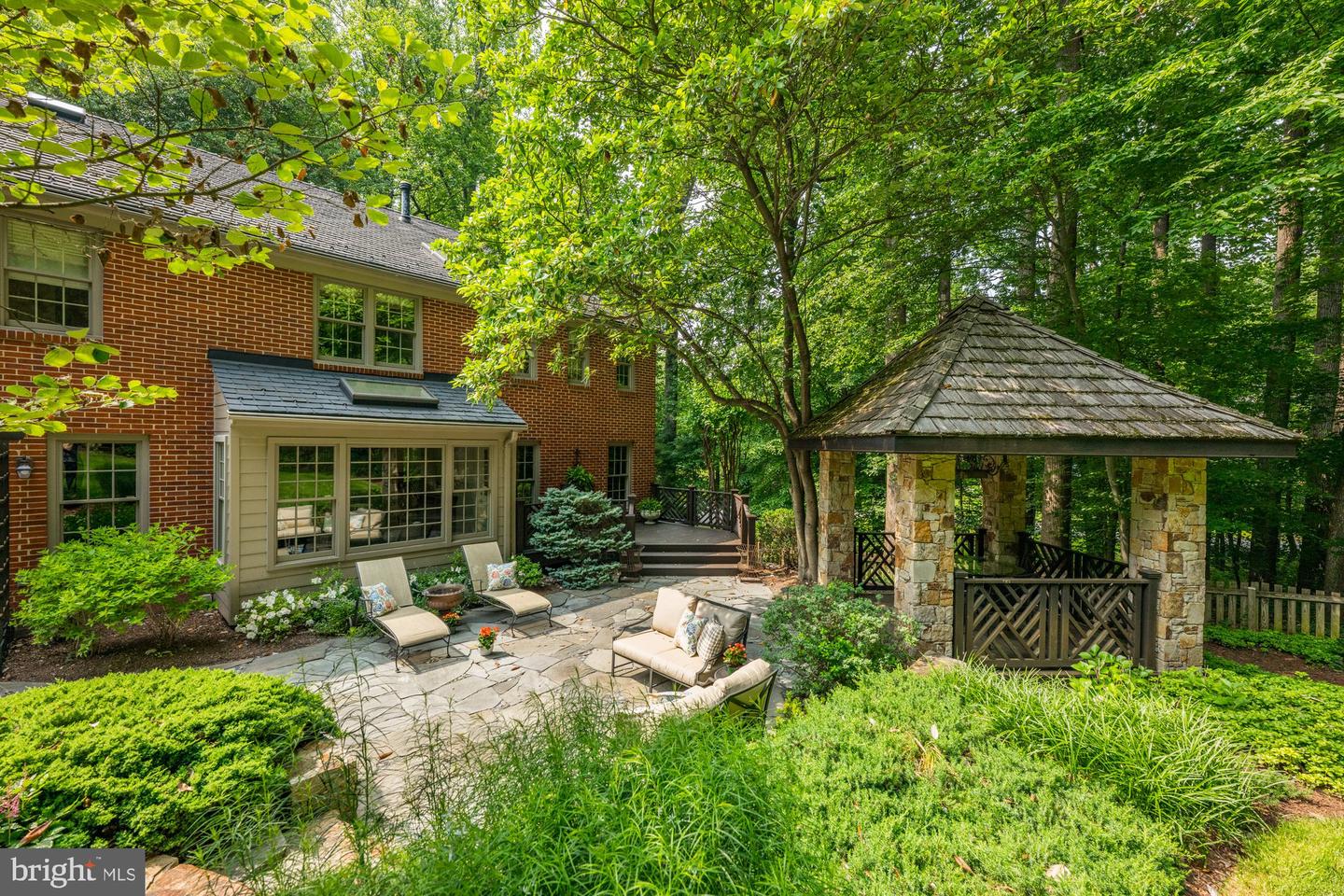 1091 OLD CEDAR RD, MCLEAN, Virginia 22102, 4 Bedrooms Bedrooms, ,4 BathroomsBathrooms,Residential,For sale,1091 OLD CEDAR RD,VAFX2244562 MLS # VAFX2244562