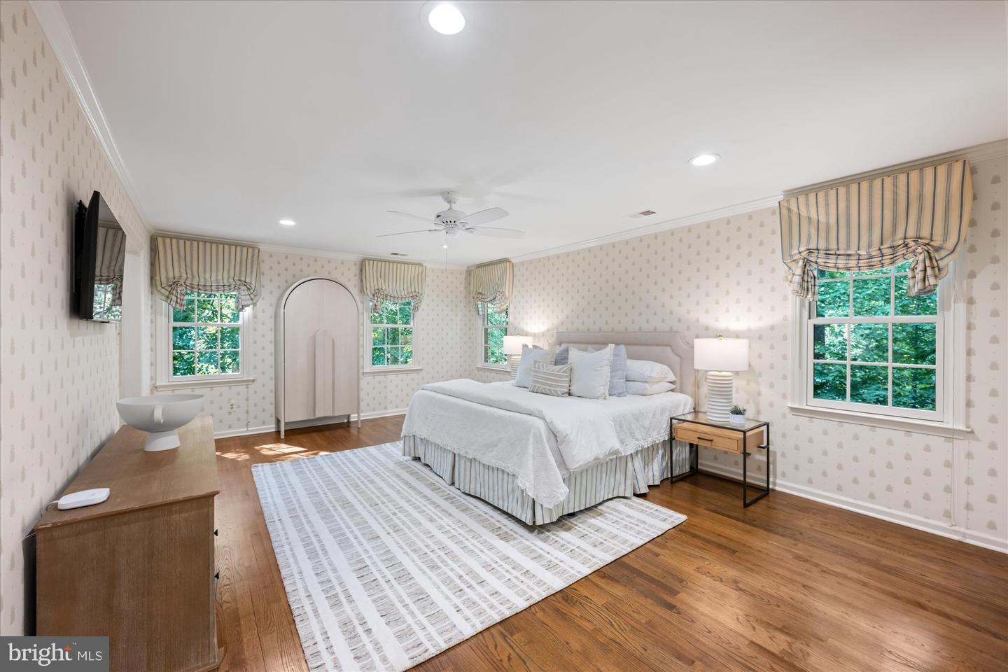 1091 OLD CEDAR RD, MCLEAN, Virginia 22102, 4 Bedrooms Bedrooms, ,4 BathroomsBathrooms,Residential,For sale,1091 OLD CEDAR RD,VAFX2244562 MLS # VAFX2244562