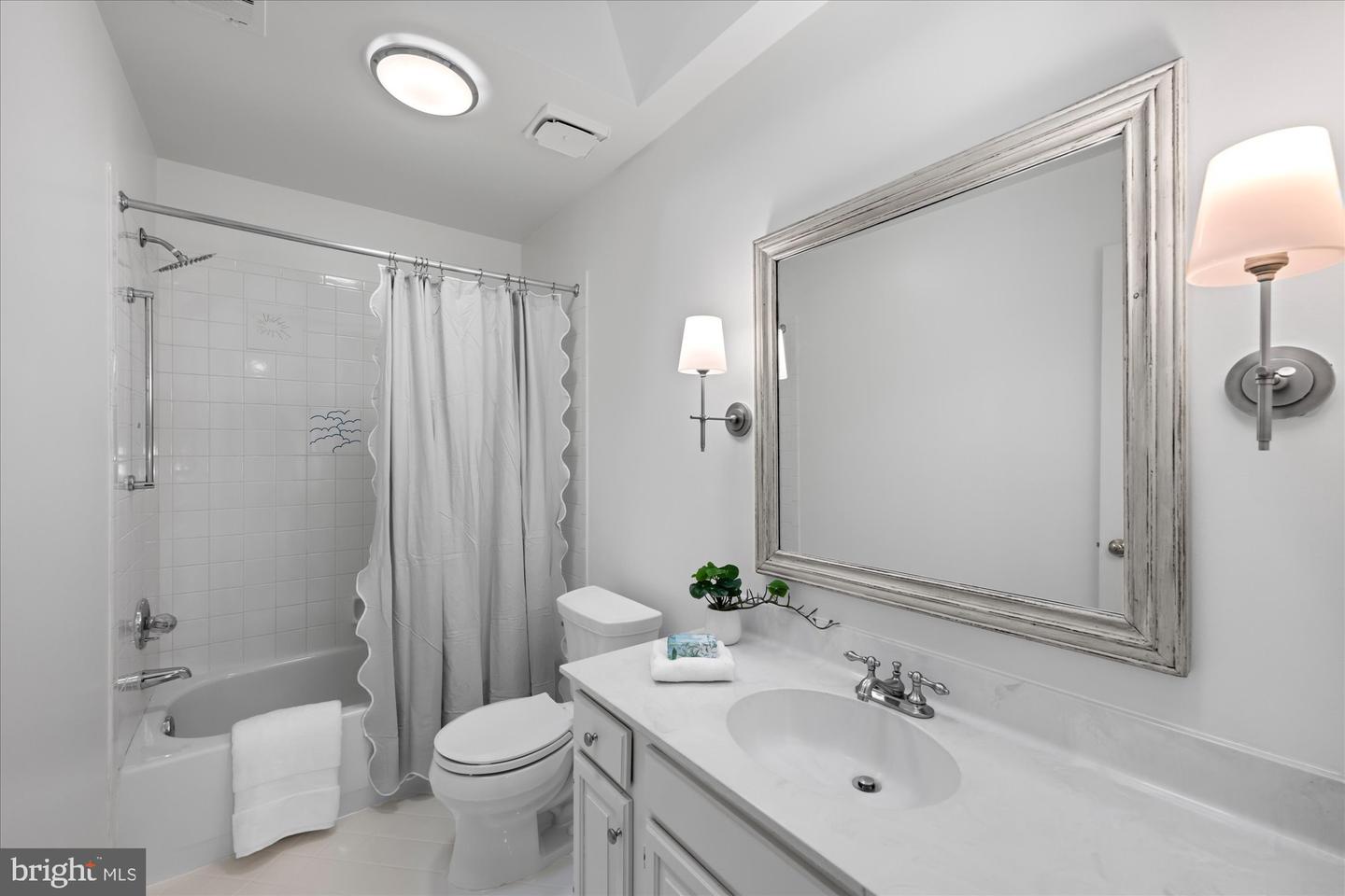 1091 OLD CEDAR RD, MCLEAN, Virginia 22102, 4 Bedrooms Bedrooms, ,4 BathroomsBathrooms,Residential,For sale,1091 OLD CEDAR RD,VAFX2244562 MLS # VAFX2244562