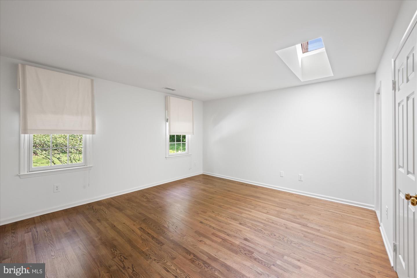 1091 OLD CEDAR RD, MCLEAN, Virginia 22102, 4 Bedrooms Bedrooms, ,4 BathroomsBathrooms,Residential,For sale,1091 OLD CEDAR RD,VAFX2244562 MLS # VAFX2244562