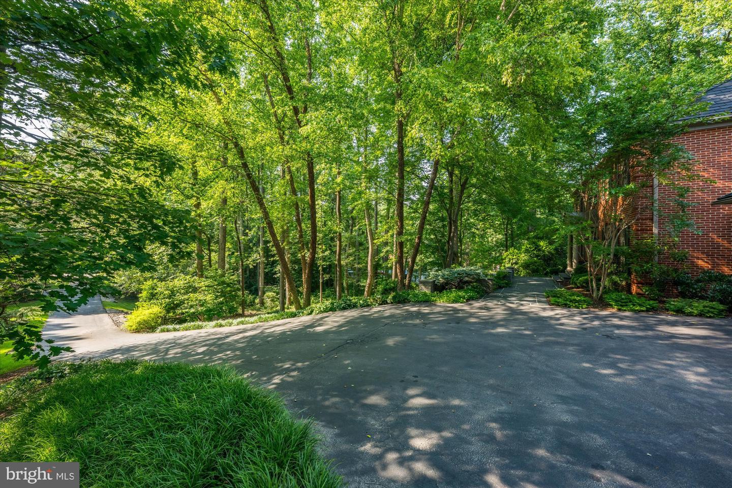 1091 OLD CEDAR RD, MCLEAN, Virginia 22102, 4 Bedrooms Bedrooms, ,4 BathroomsBathrooms,Residential,For sale,1091 OLD CEDAR RD,VAFX2244562 MLS # VAFX2244562