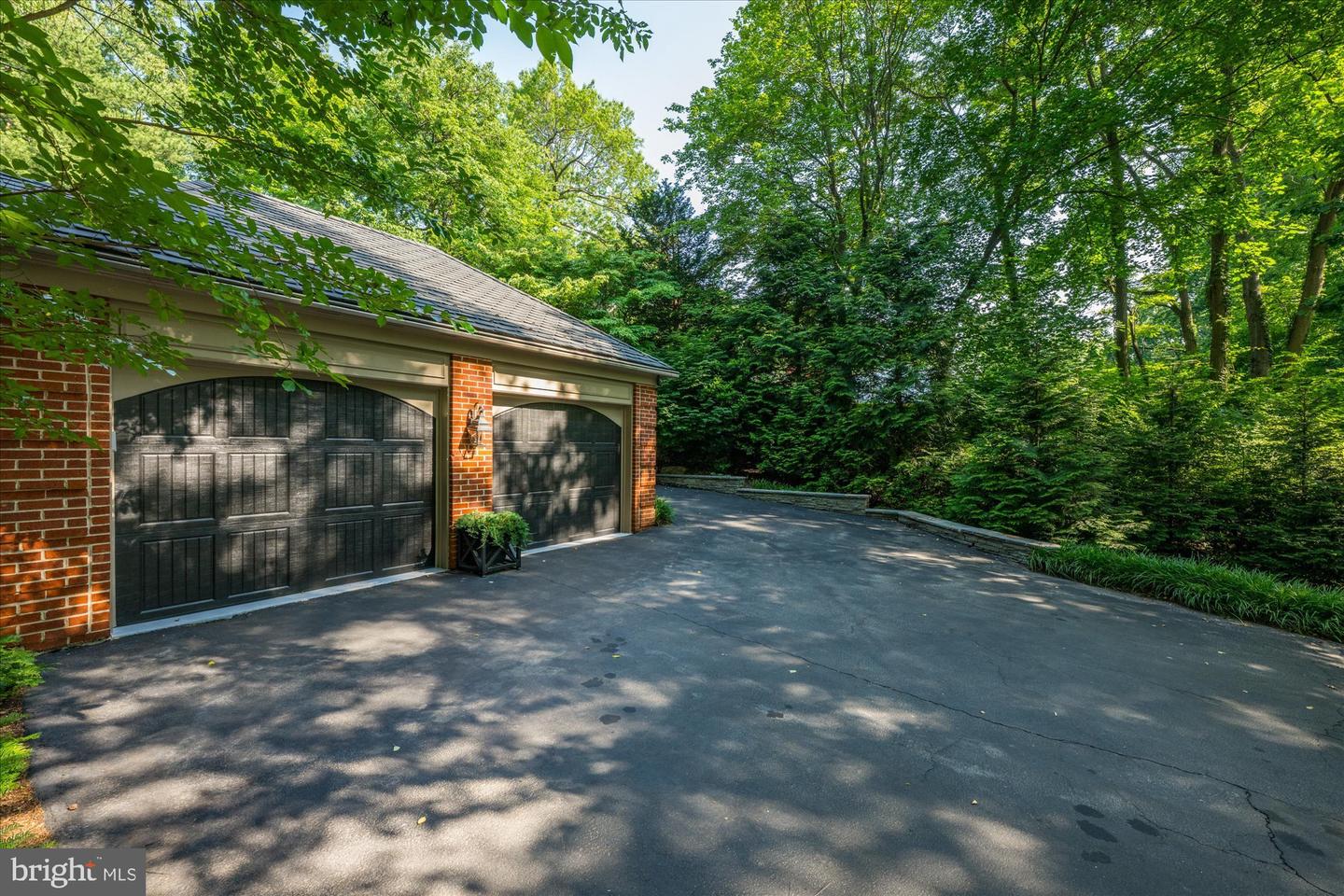 1091 OLD CEDAR RD, MCLEAN, Virginia 22102, 4 Bedrooms Bedrooms, ,4 BathroomsBathrooms,Residential,For sale,1091 OLD CEDAR RD,VAFX2244562 MLS # VAFX2244562