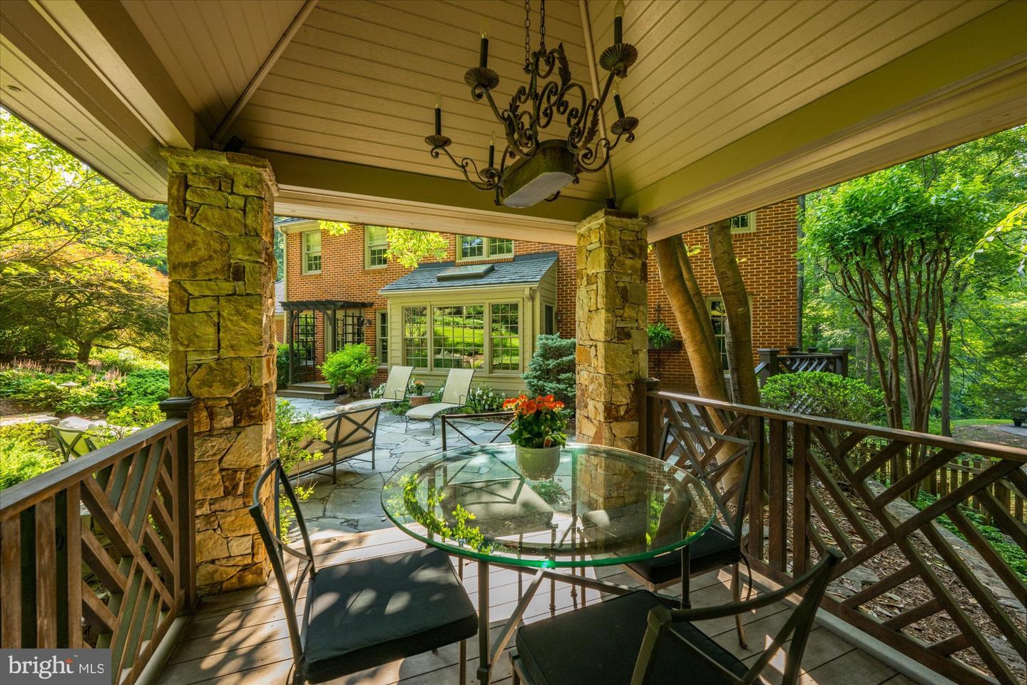 1091 OLD CEDAR RD, MCLEAN, Virginia 22102, 4 Bedrooms Bedrooms, ,4 BathroomsBathrooms,Residential,For sale,1091 OLD CEDAR RD,VAFX2244562 MLS # VAFX2244562
