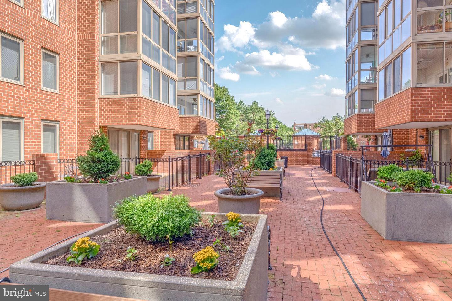 1050 N TAYLOR ST #1-710, ARLINGTON, Virginia 22201, 2 Bedrooms Bedrooms, ,2 BathroomsBathrooms,Residential,For sale,1050 N TAYLOR ST #1-710,VAAR2058530 MLS # VAAR2058530