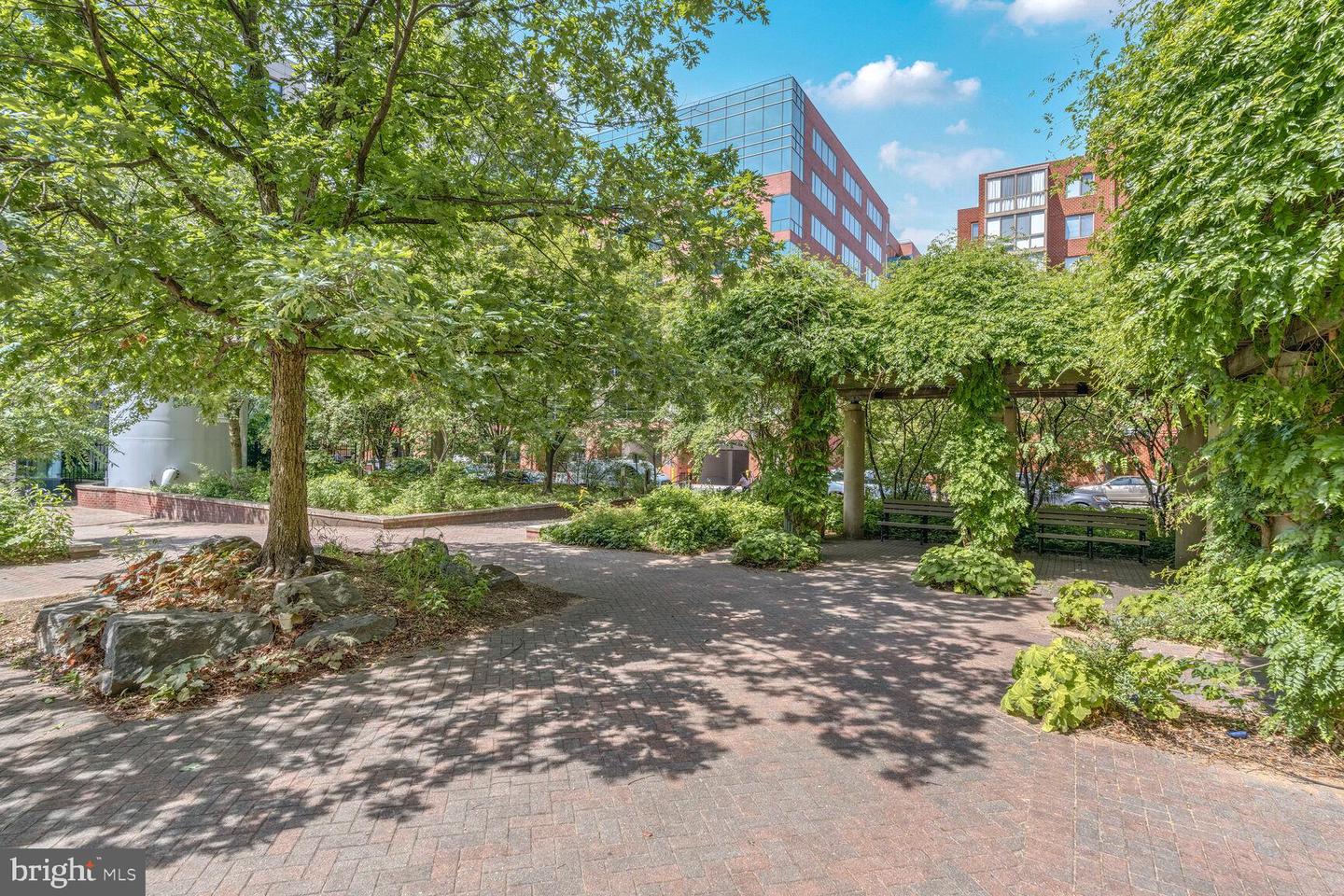 1050 N TAYLOR ST #1-710, ARLINGTON, Virginia 22201, 2 Bedrooms Bedrooms, ,2 BathroomsBathrooms,Residential,For sale,1050 N TAYLOR ST #1-710,VAAR2058530 MLS # VAAR2058530