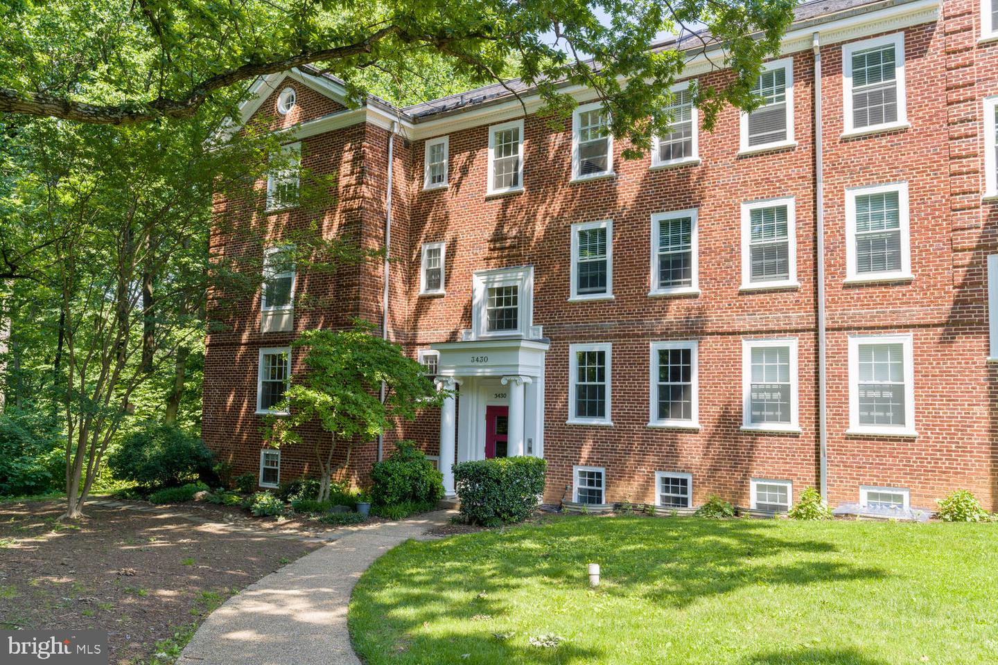 3430 39TH ST NW #B698, WASHINGTON, District Of Columbia 20016, 2 Bedrooms Bedrooms, ,2 BathroomsBathrooms,Residential,For sale,3430 39TH ST NW #B698,DCDC2203562 MLS # DCDC2203562