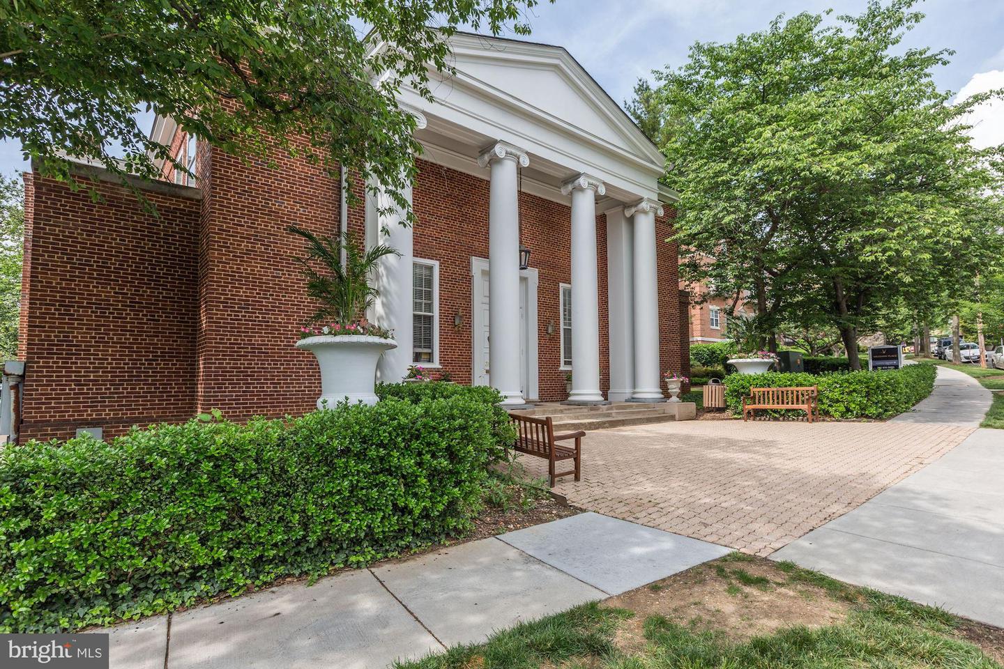 3430 39TH ST NW #B698, WASHINGTON, District Of Columbia 20016, 2 Bedrooms Bedrooms, ,2 BathroomsBathrooms,Residential,For sale,3430 39TH ST NW #B698,DCDC2203562 MLS # DCDC2203562